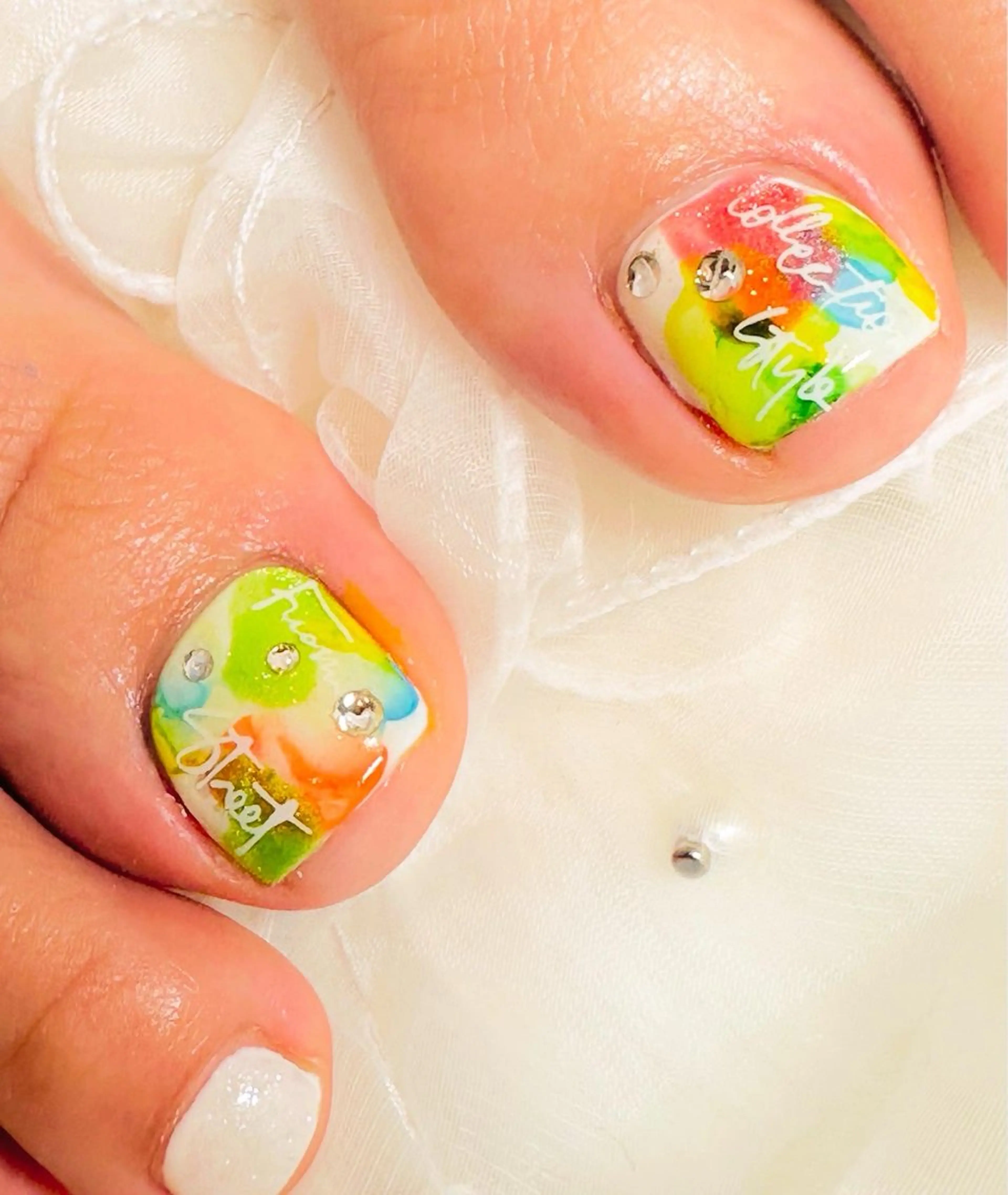 ネイル フットネイル グリーン ニュアンスネイル フットネイル ネイルサロンエレノア所属・田端 笑理菜のネイルデザイン