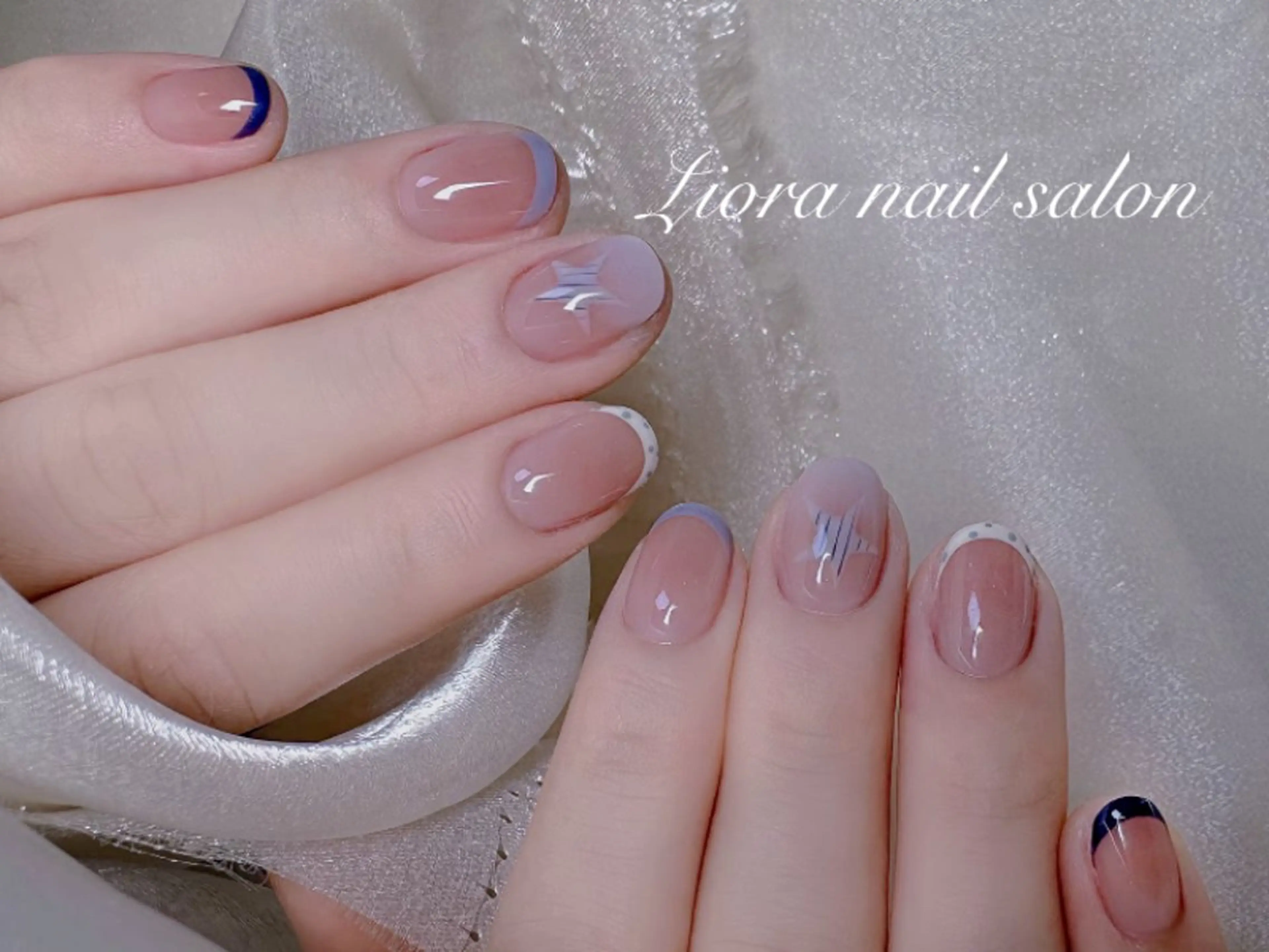 ネイル フレンチネイル ジェルネイル ガーリー グラデーション キラキラネイル ハンドネイル Liora nail 1のネイルデザイン