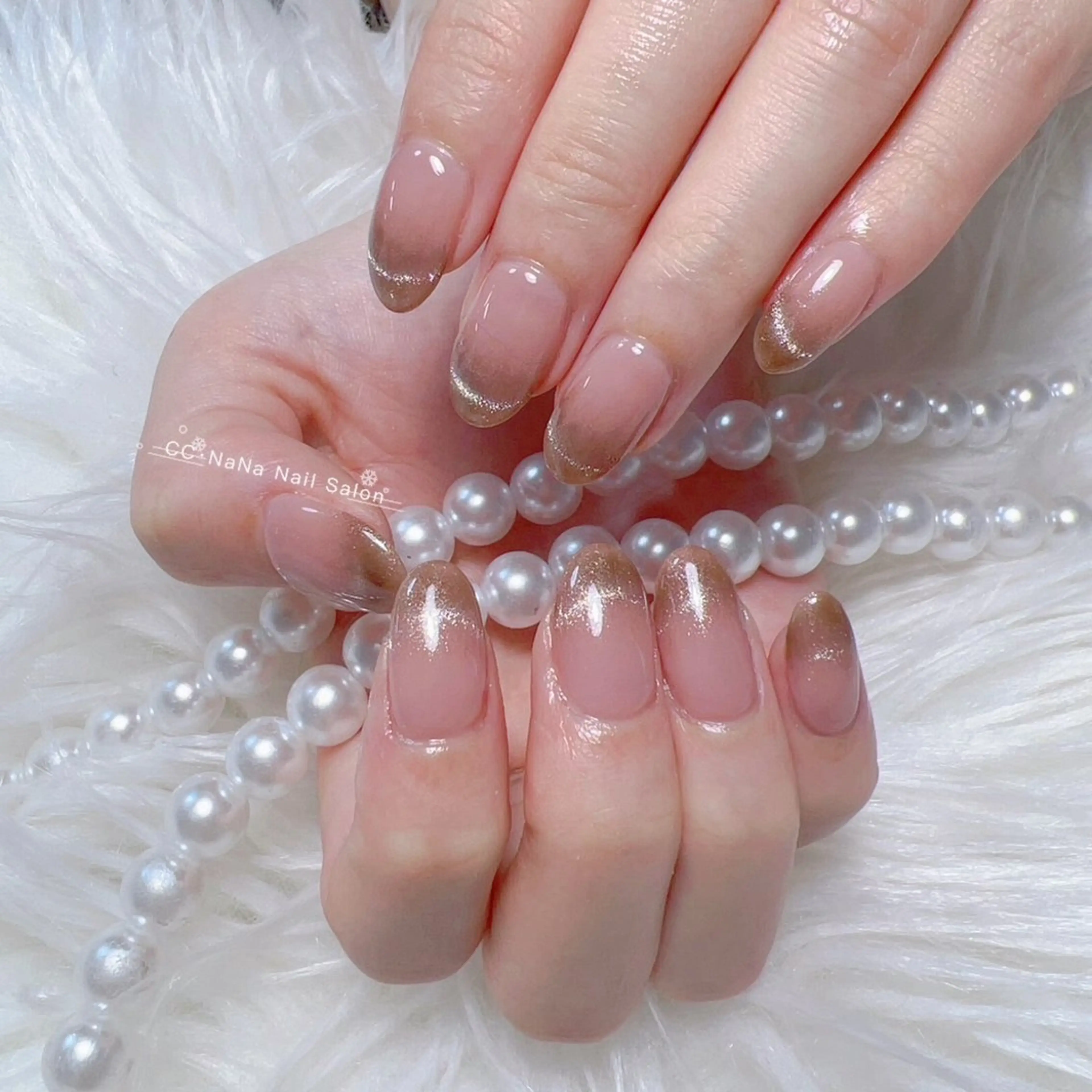 ネイル チークネイル フラッシュネイル ハート キラキラネイル 韓国ネイル ハンドネイル CC  NaNa ワンホンネイル🌙Nのネイルデザイン