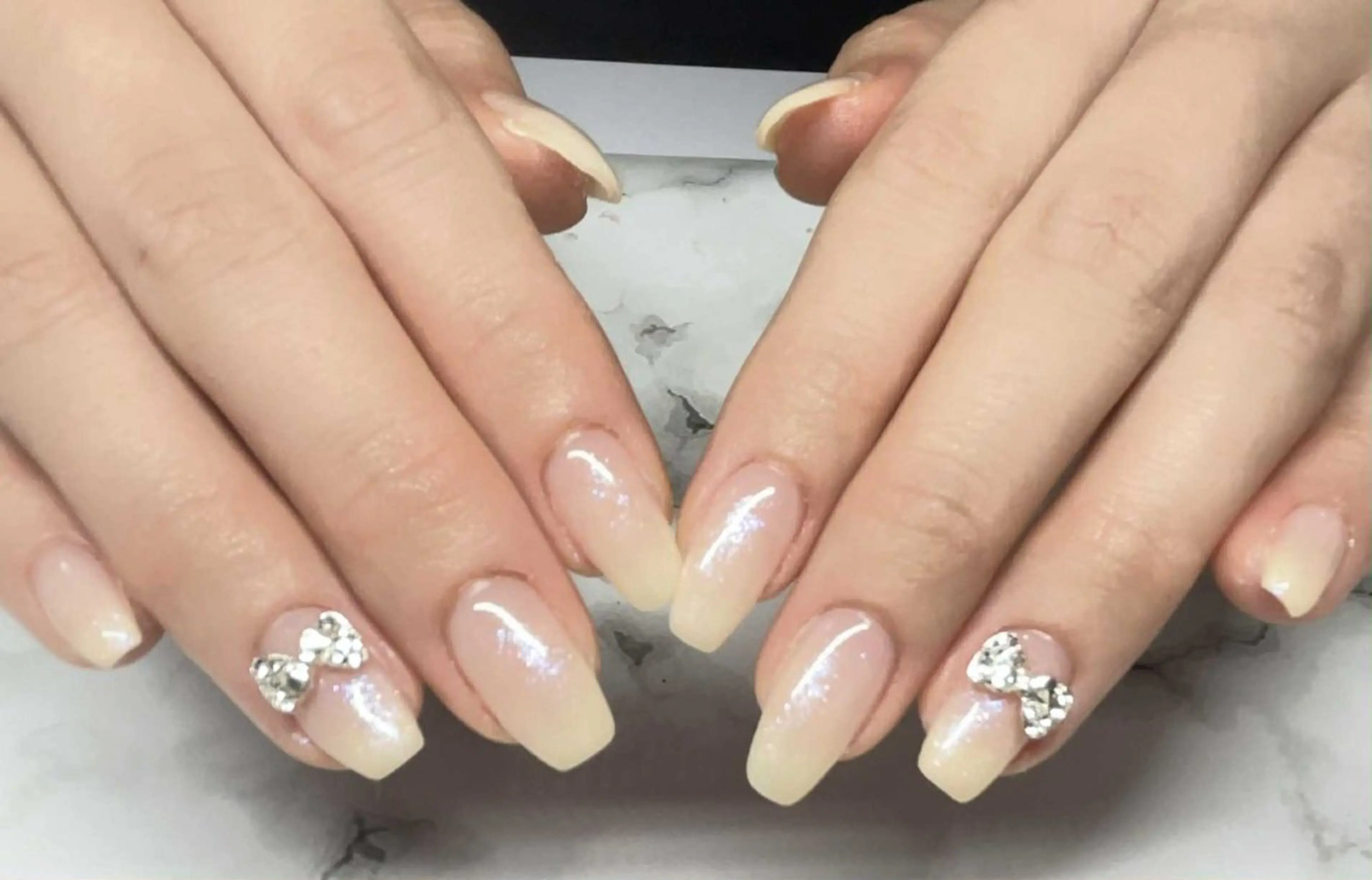 ネイル ダンビーニャム サロールのネイルデザイン