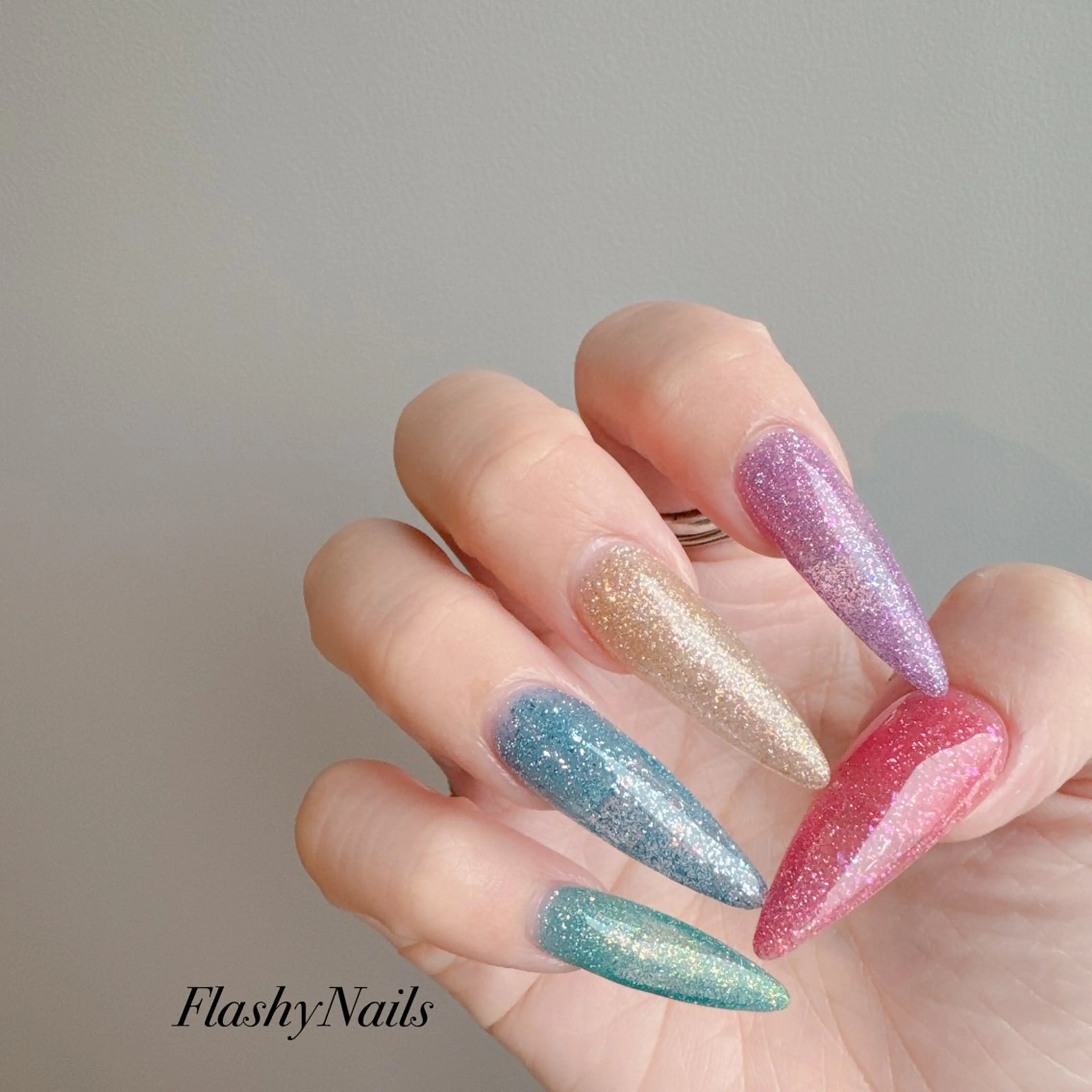 ネイル ハンドネイル Flashy Nailsのネイルデザイン