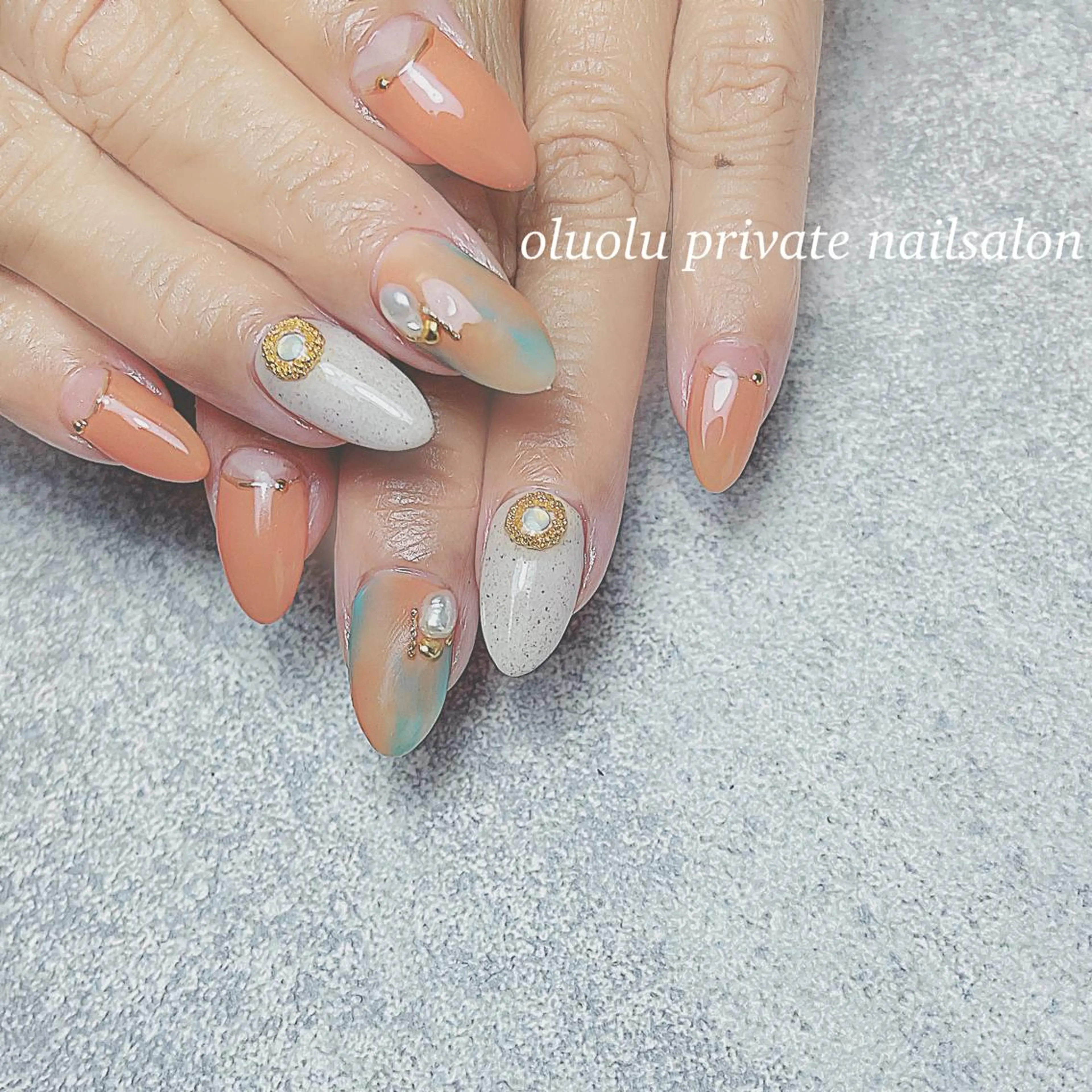 ネイル アートネイル ジェルネイル ミラーネイル 持ち込み ニュアンスネイル ハンドネイル 大村 紬華のネイルデザイン