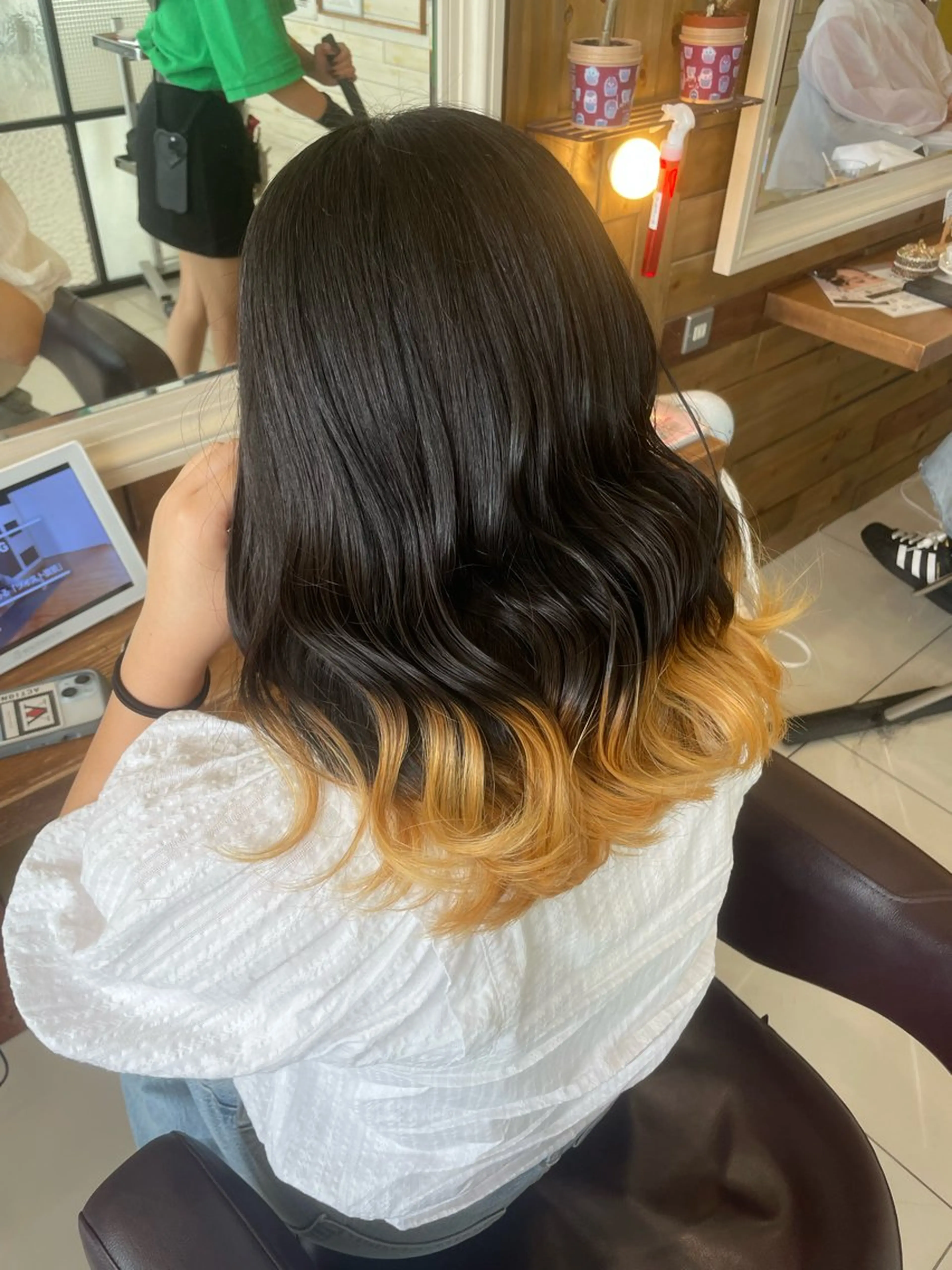 セミロング 韓国カラー／エクステ 松戸梨杏のヘアスタイル