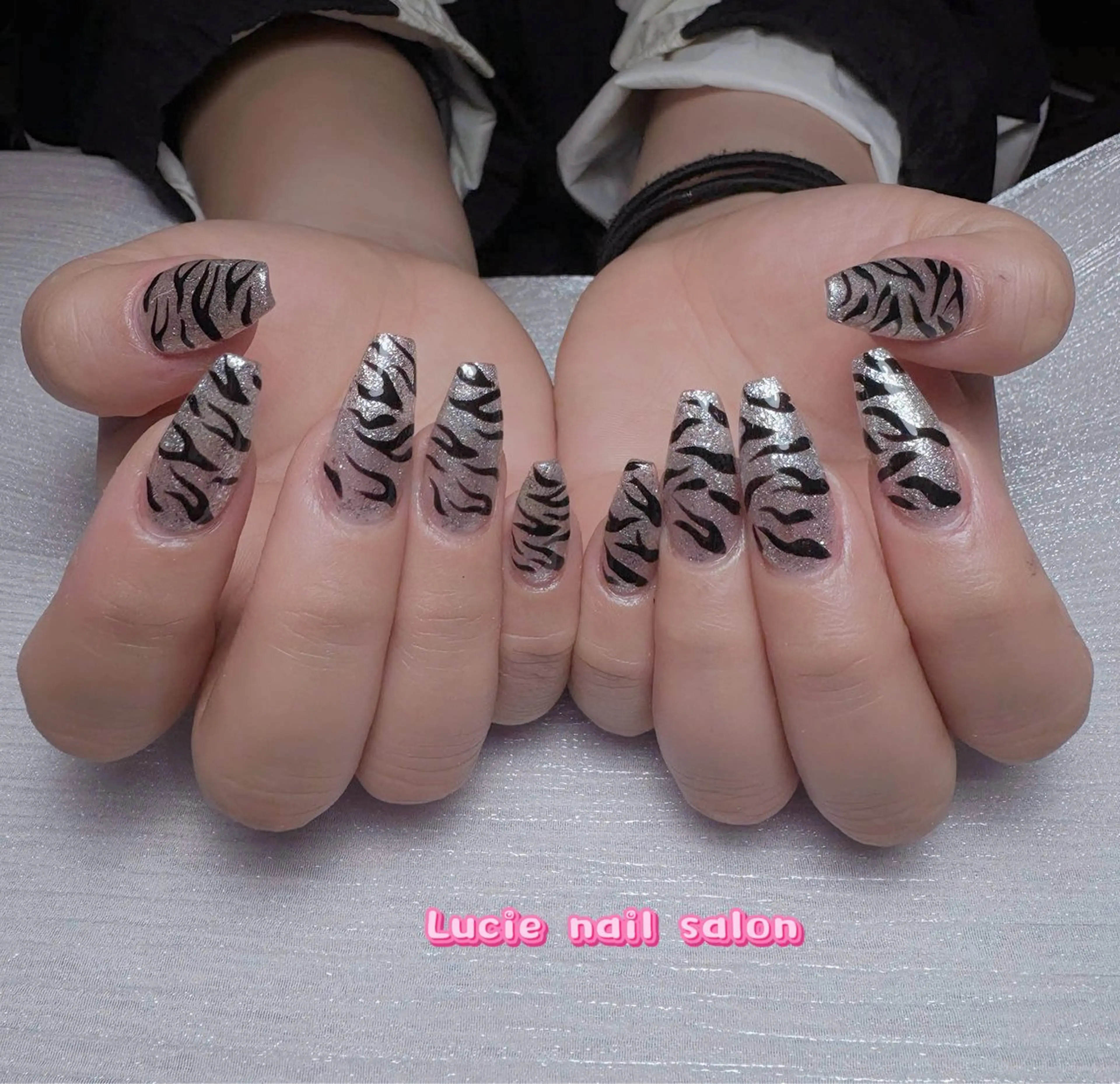 ネイル ボルドー チークネイル 成人式 フレンチネイル キラキラネイル ハンドネイル LUCIE NAIL SALON所属・LU CIEのネイルデザイン