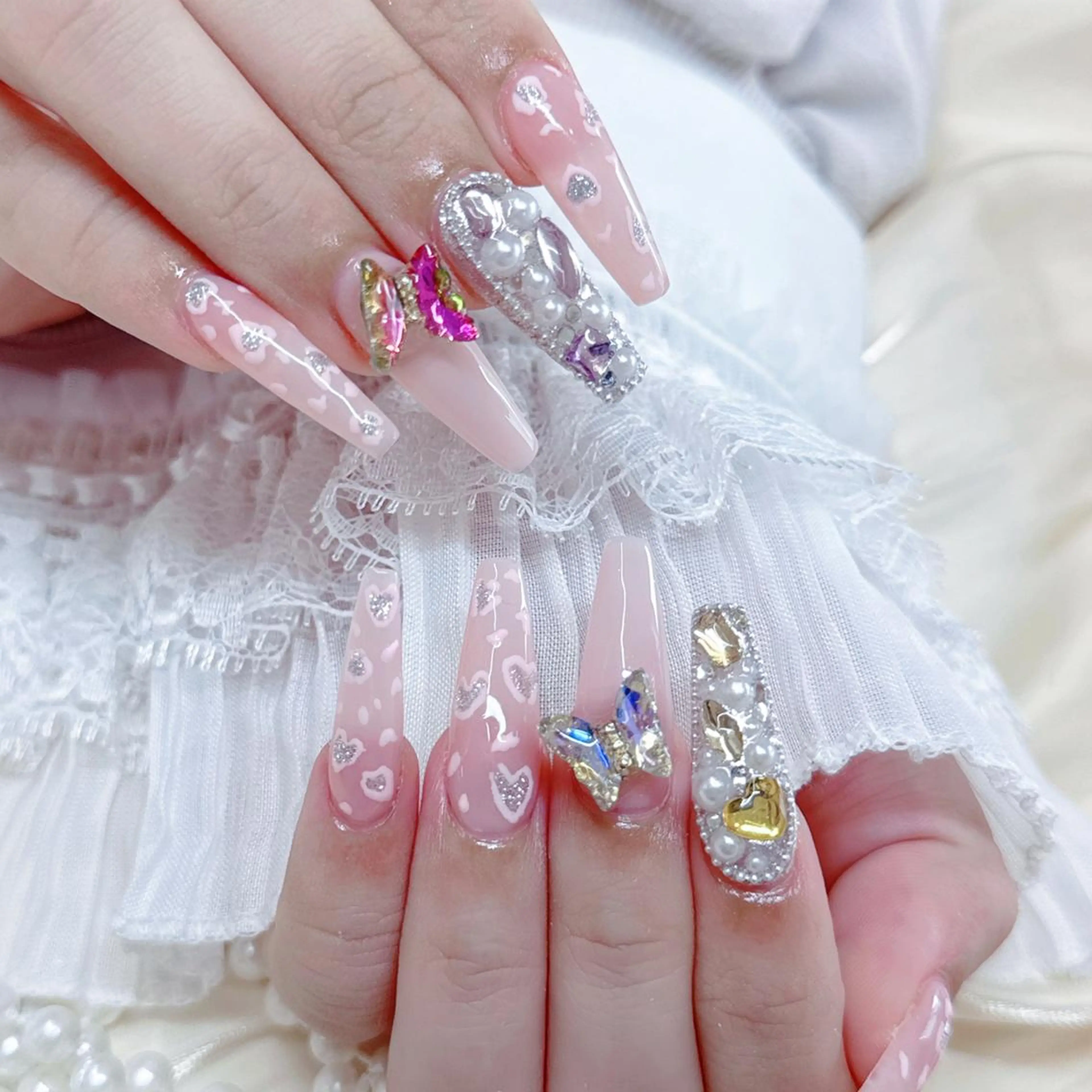 ネイル queens nailsalonのネイルデザイン
