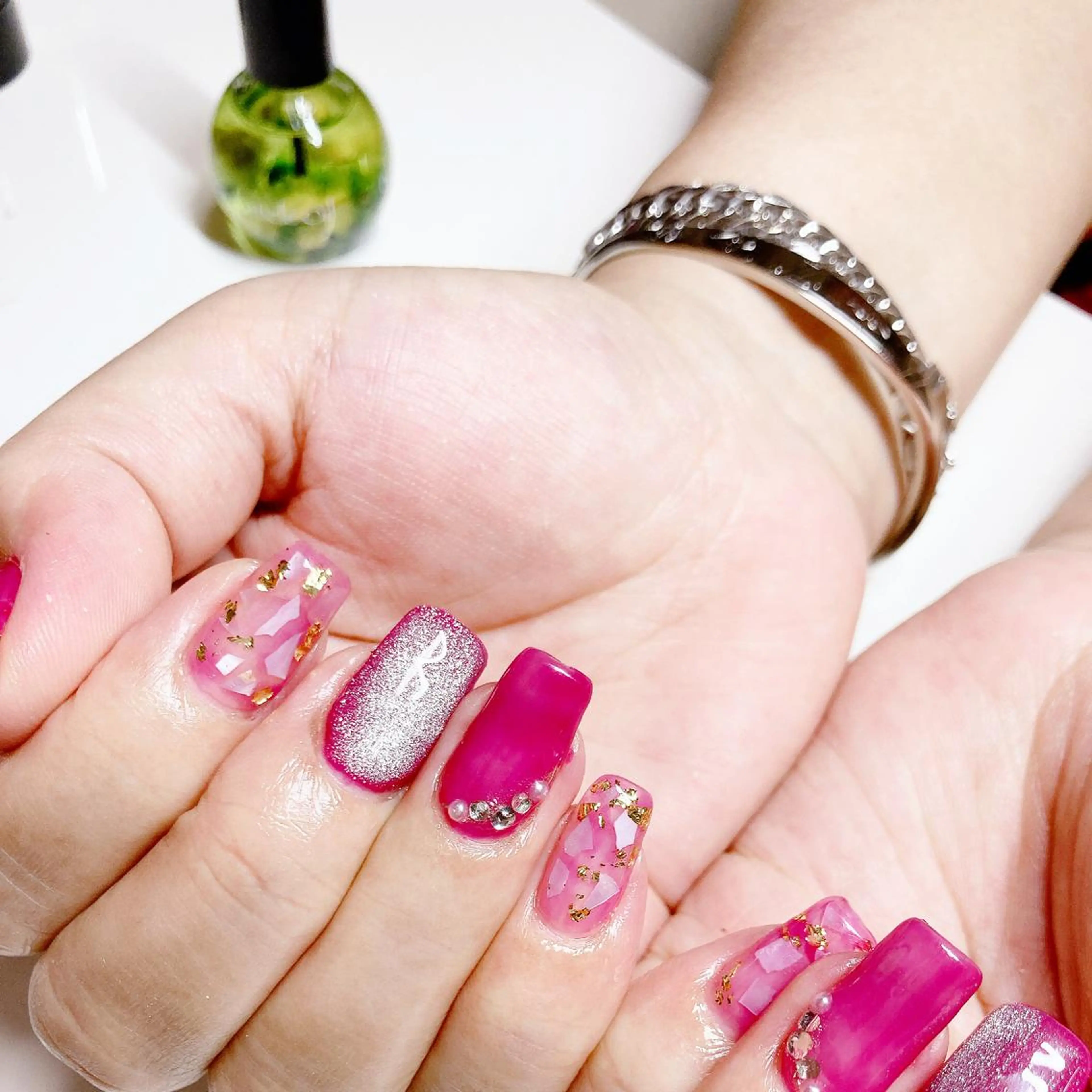 ネイル 長さ出し ハンドネイル ハンドケア YunAsu ひぃちゃんのエステ・リラクイメージ