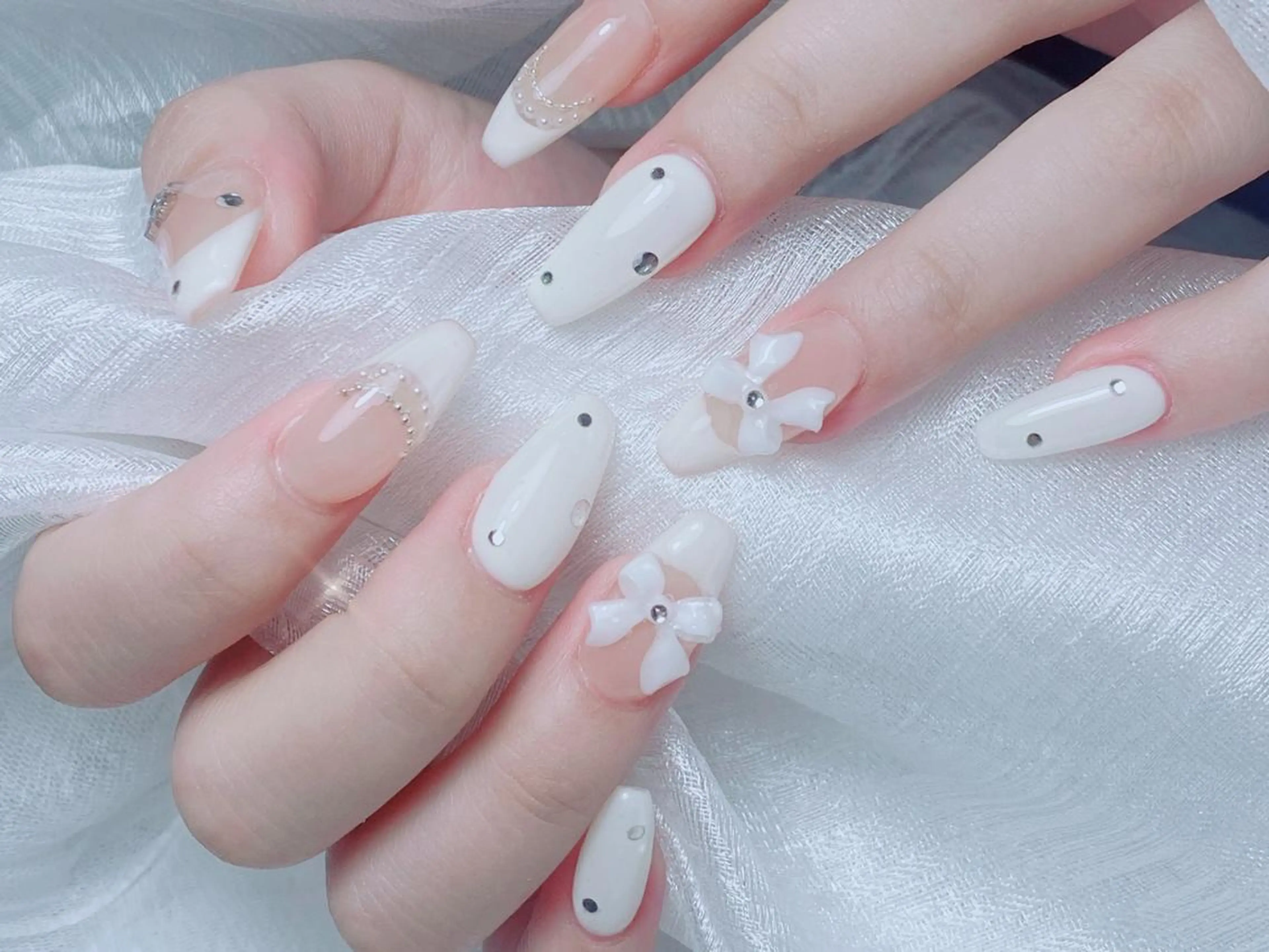 ネイル オーロラネイル チークネイル 長さ出し フットネイル フレンチネイル yumi nailのネイルデザイン