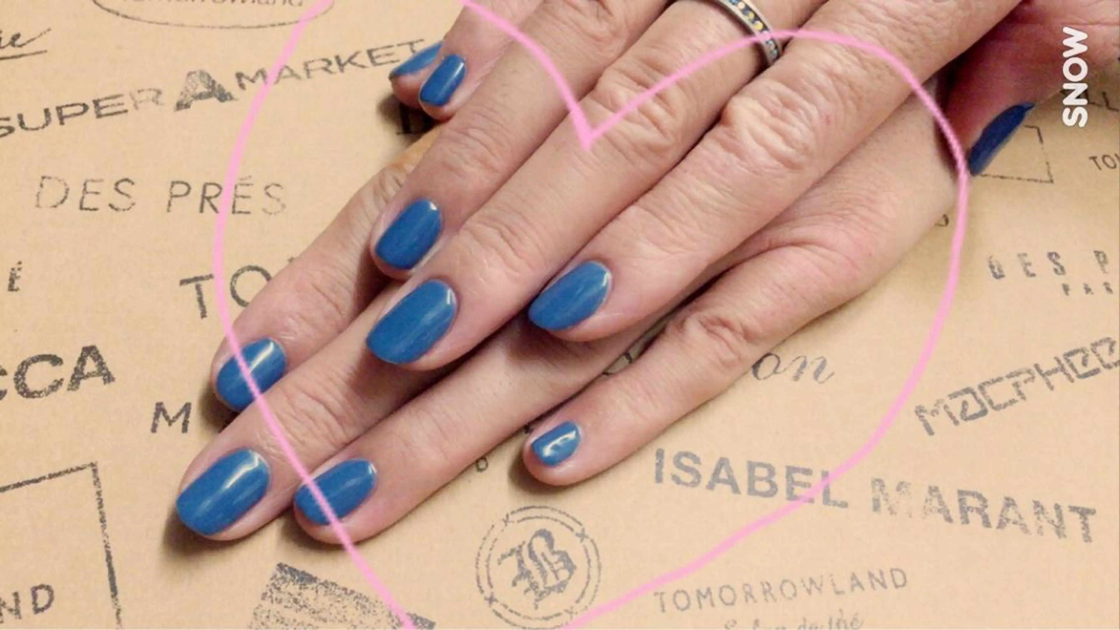 ネイル ネイビー スズキ シオリのヘアスタイル