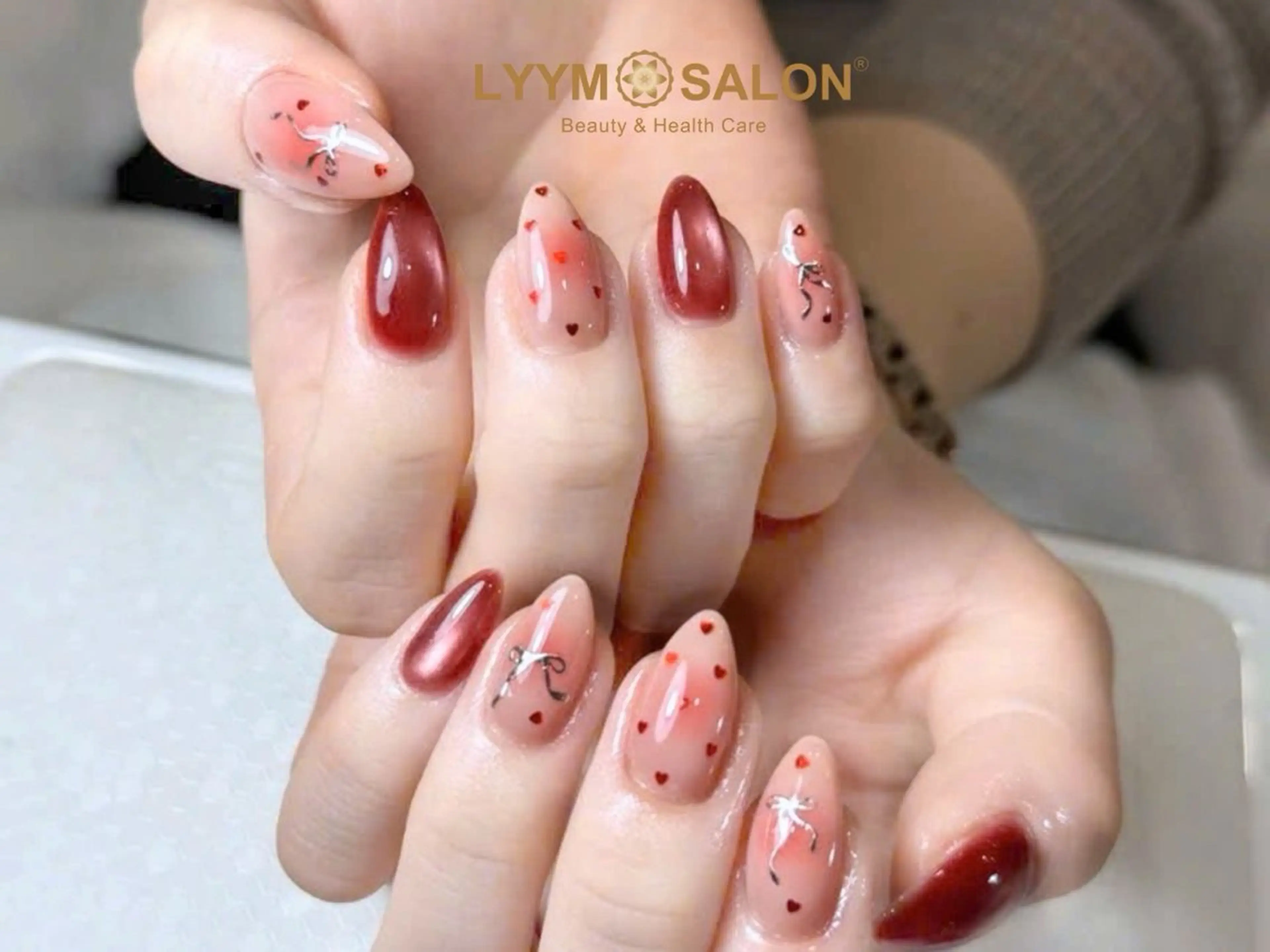 ネイル ボルドー ハート 韓国ネイル ワンホンネイル ハンドネイル LYYM Salonのネイルデザイン