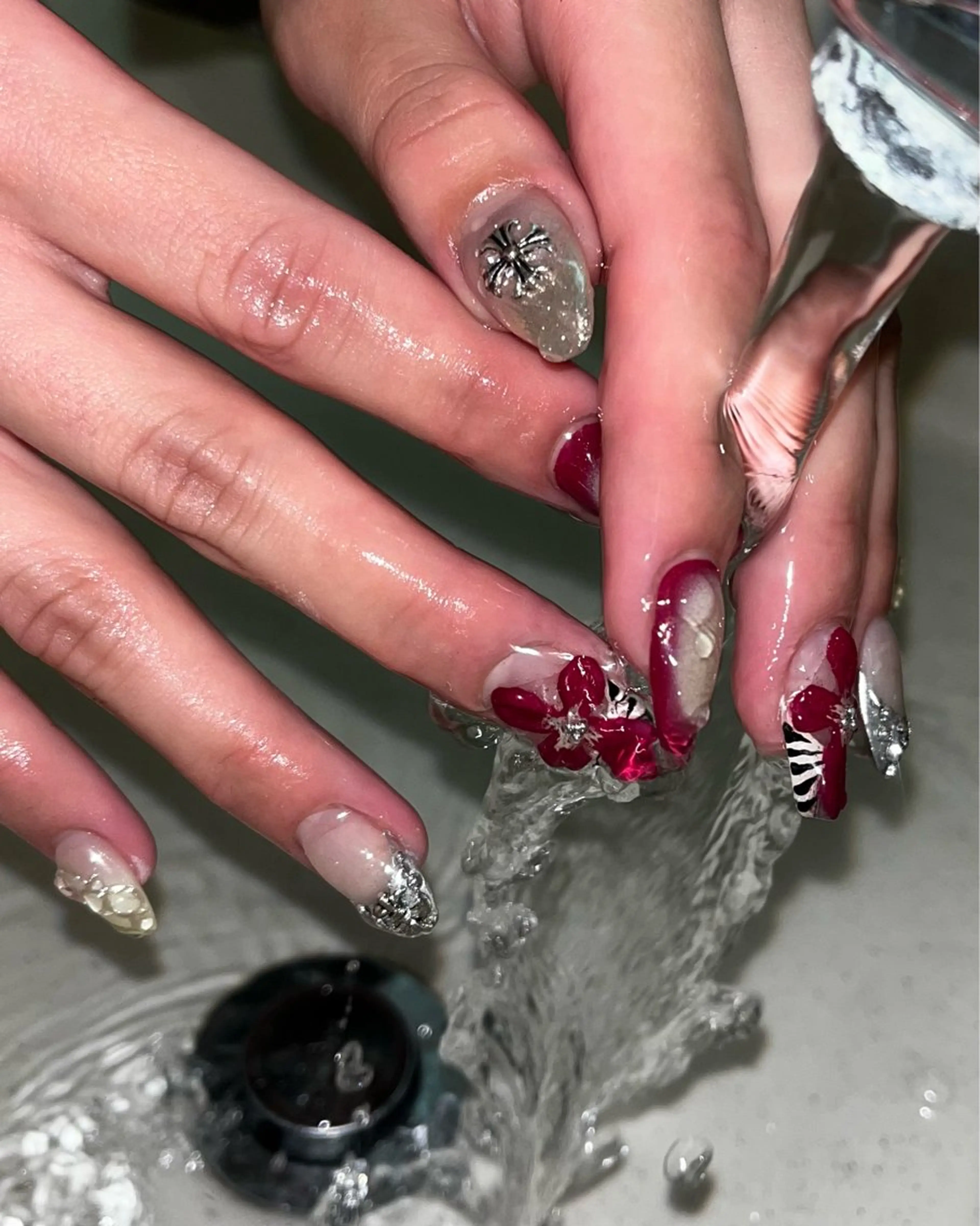 ネイル 文 /個性派ネイルのネイルデザイン