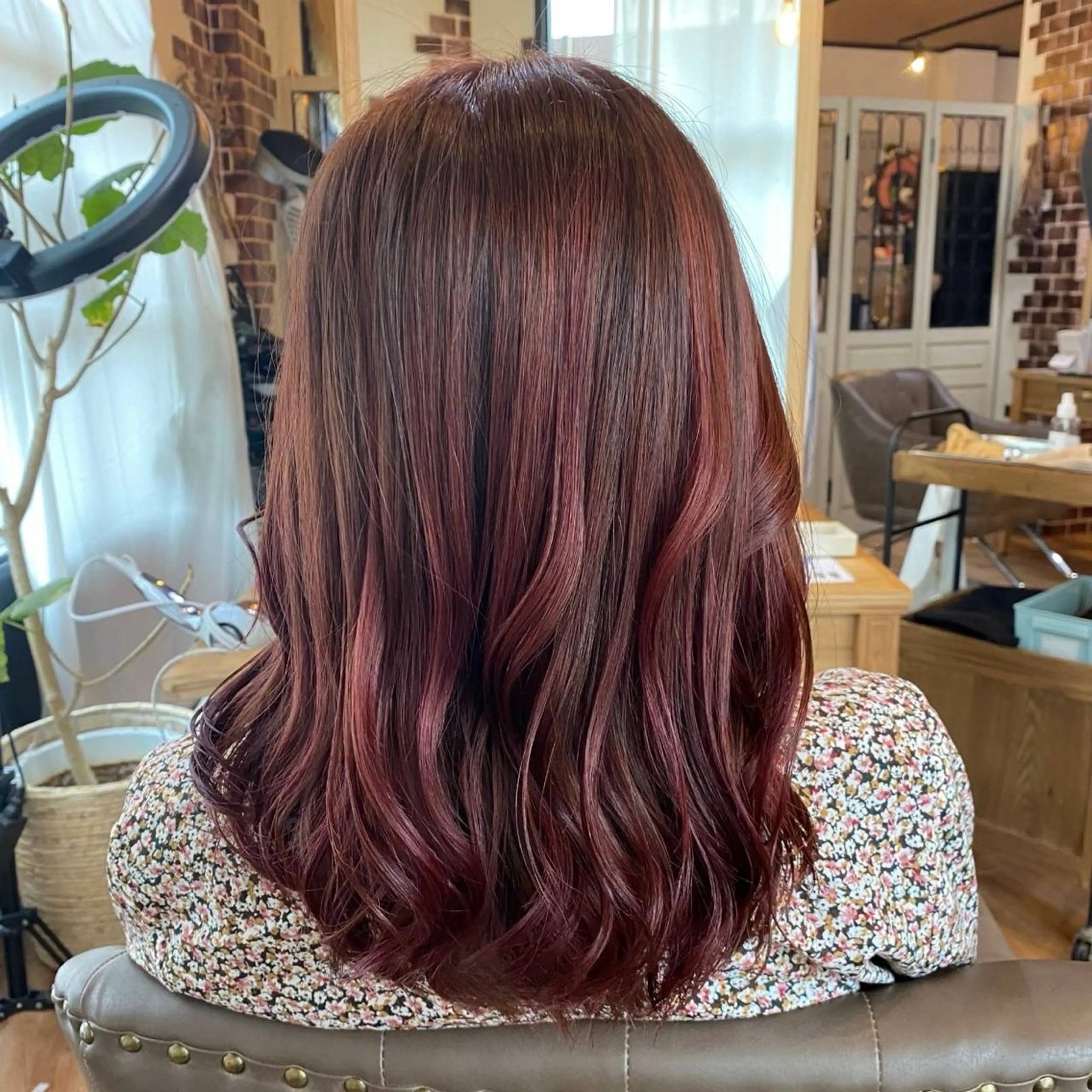 ミディアム ヘアカラー 高口 小春のヘアスタイル