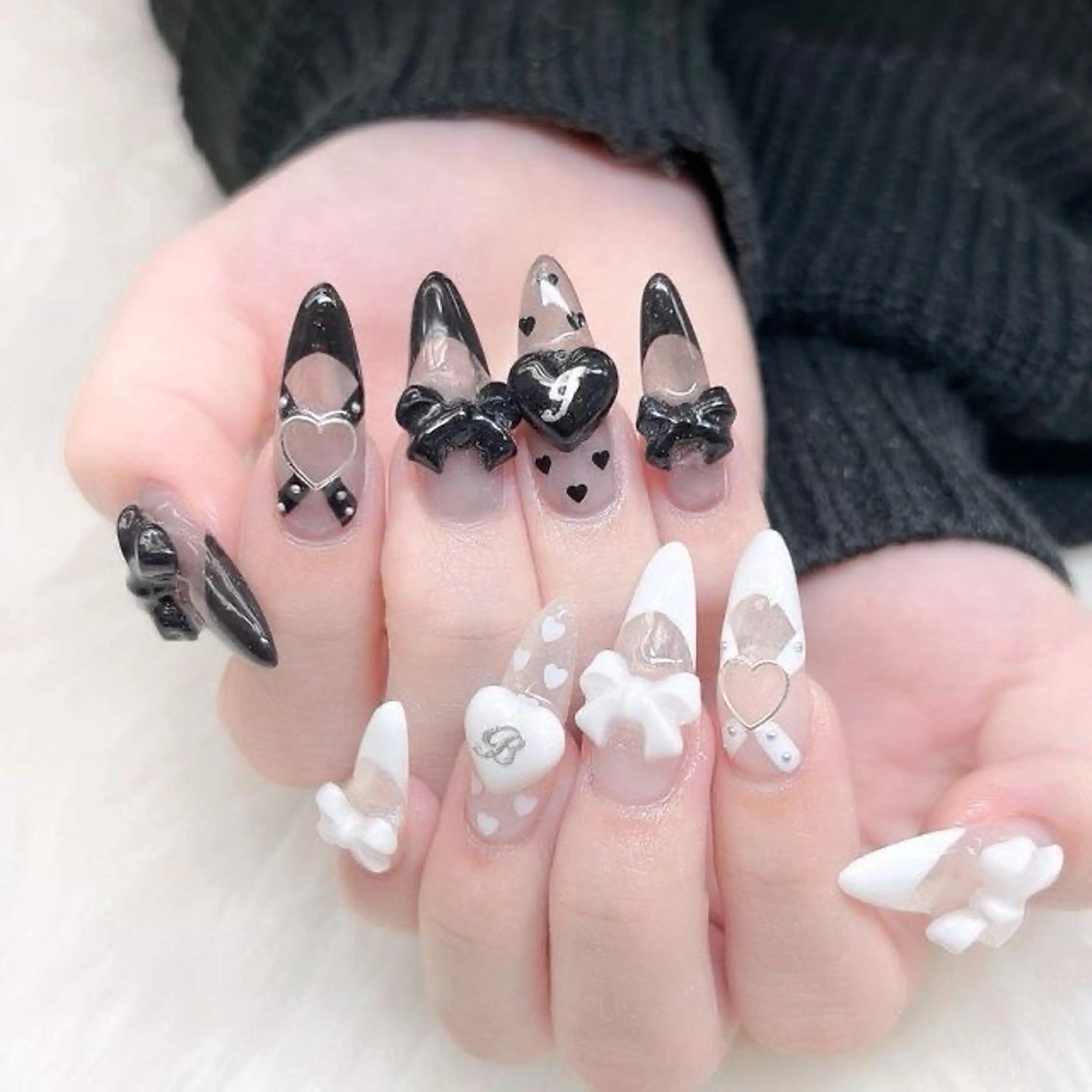 ネイル マグネットネイル ピンク ネイルチップ 冬ネイル Lee Nailsのネイルデザイン