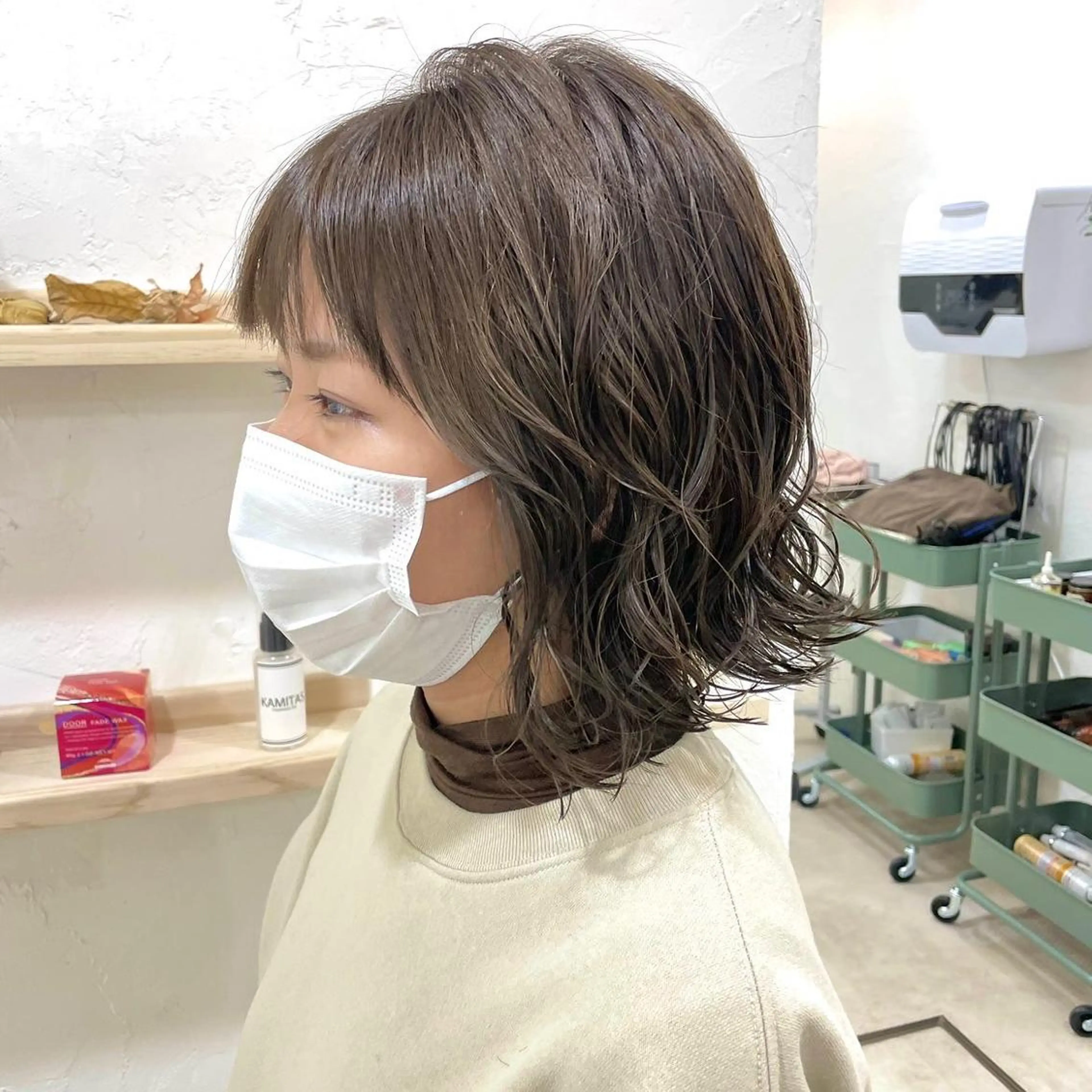 ミディアム カラー パーマ 切りっぱなしボブ ミディアムパーマ 透明感カラー デザインカラー インナーカラー 銀座No.1髪質改善 縮毛矯正/本木のヘアスタイル