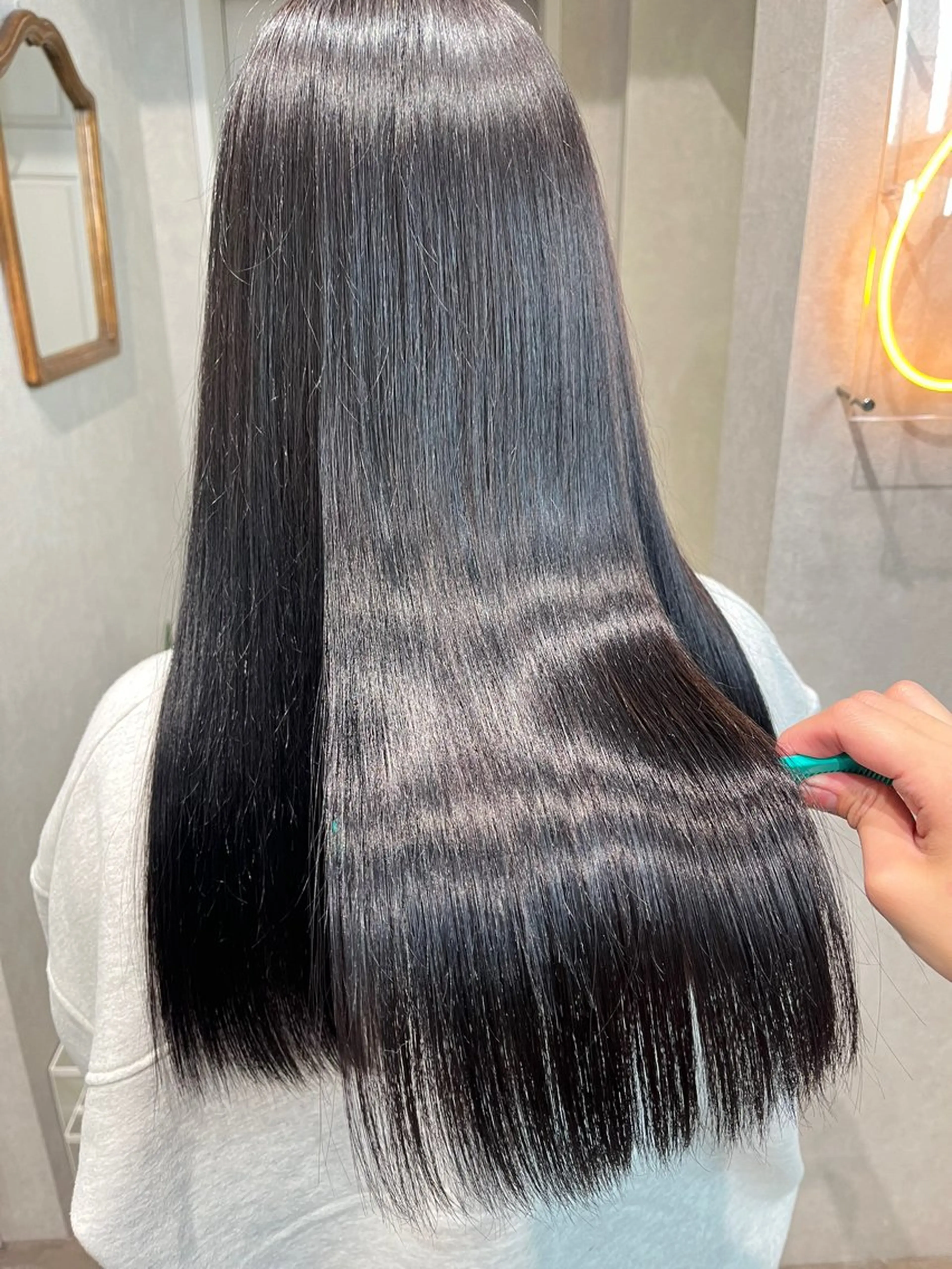 ロング 酸性ストレート 縮毛矯正 艶ハイトーン/ 輝保🤍✨のヘアスタイル