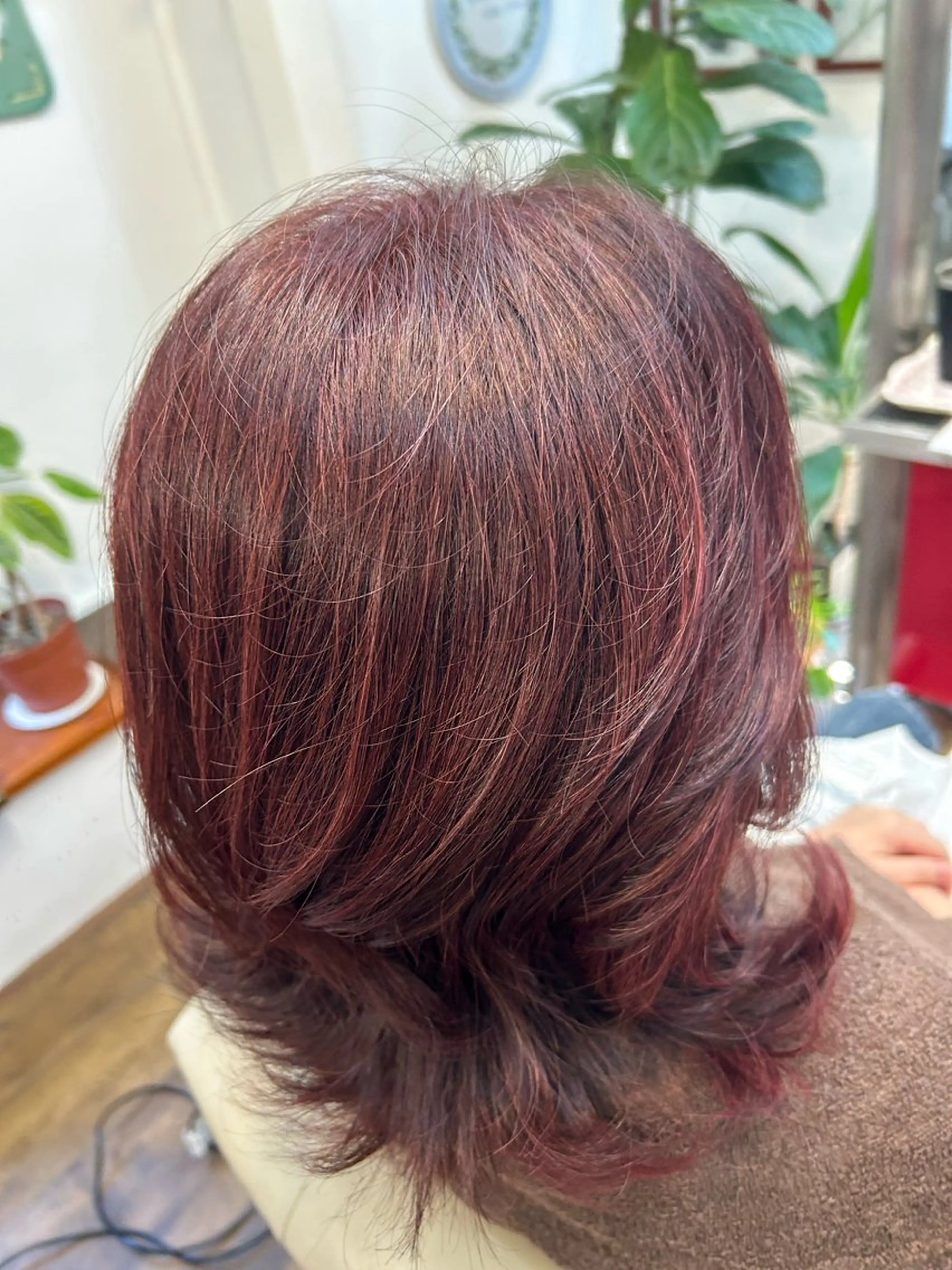 カラー 大和田 朱美のヘアスタイル