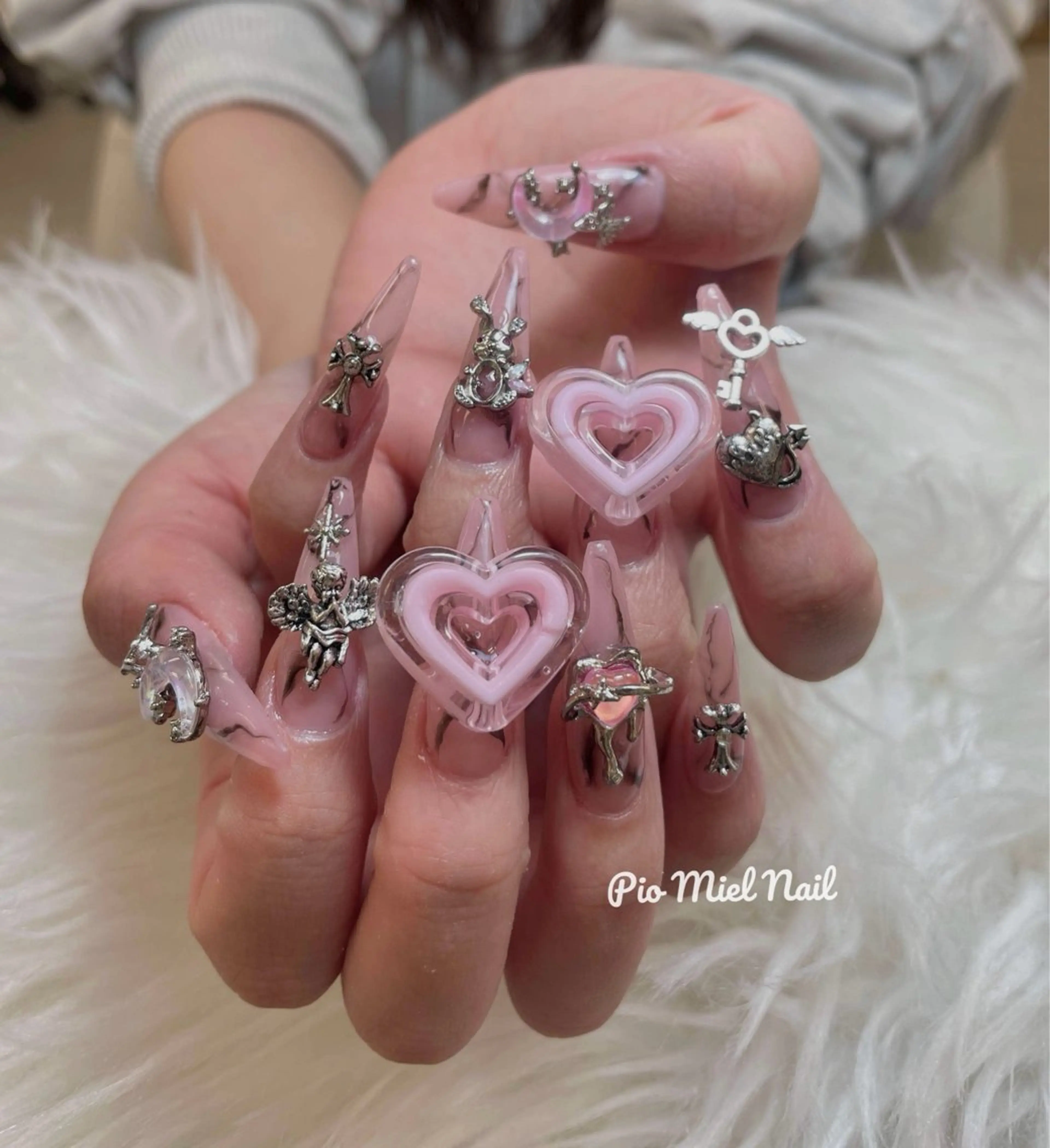 ミディアム ハンドネイル Pio Mielのネイルデザイン