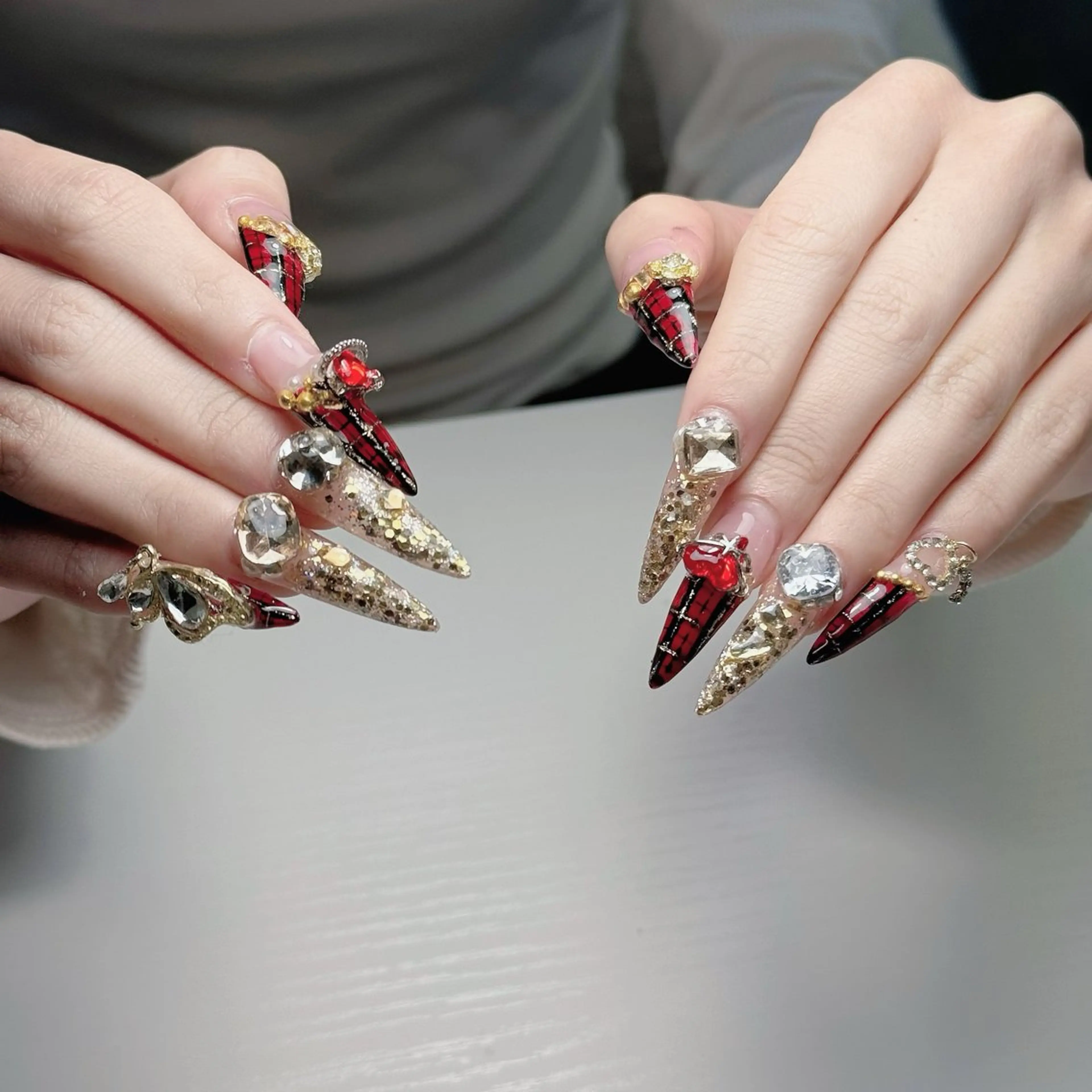 ネイル ハンドネイル ハンドケア いちご chan novaのネイルデザイン