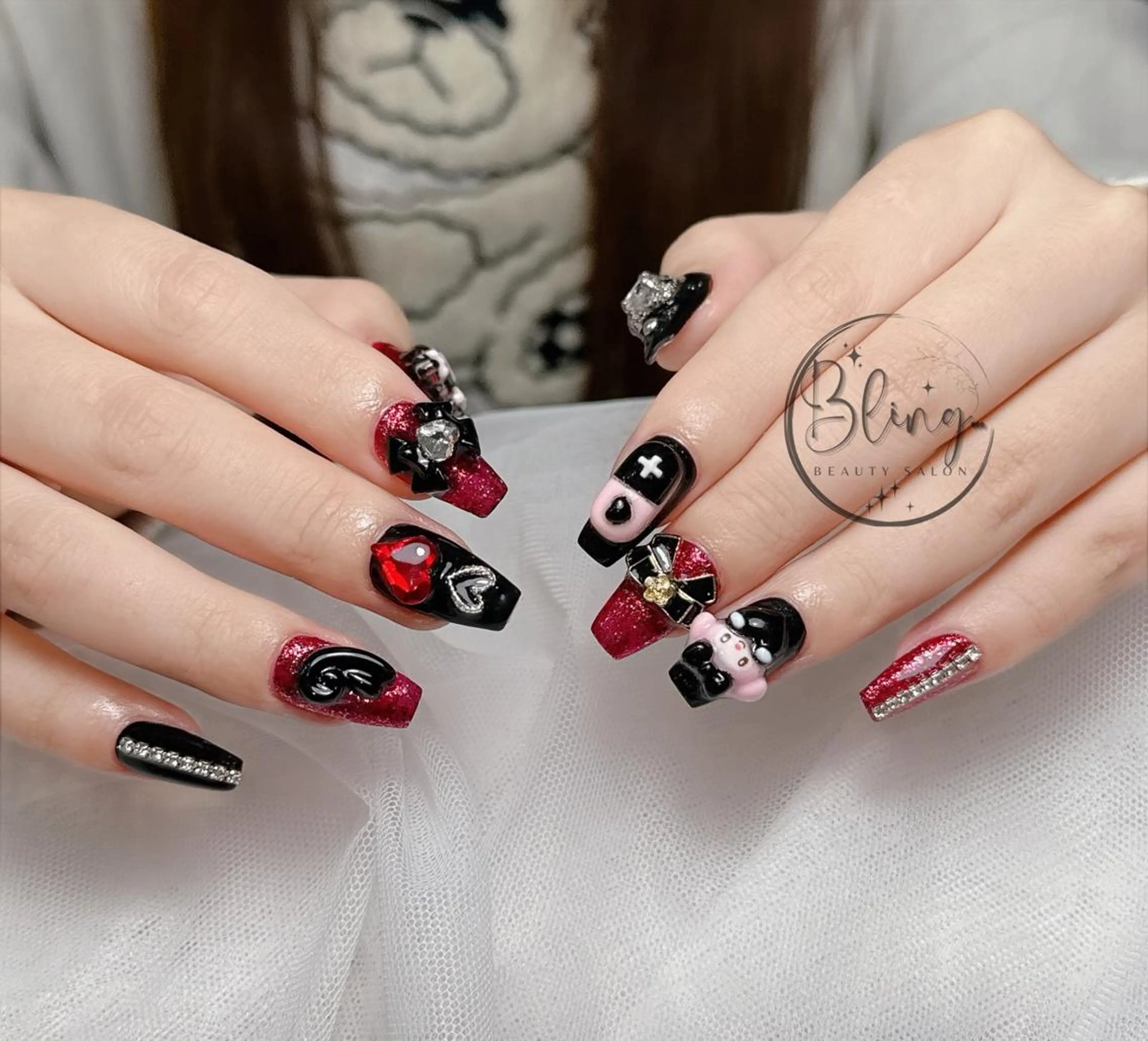 セミロング 韓国風ヘア ハンドネイル Bling Salonのネイルデザイン