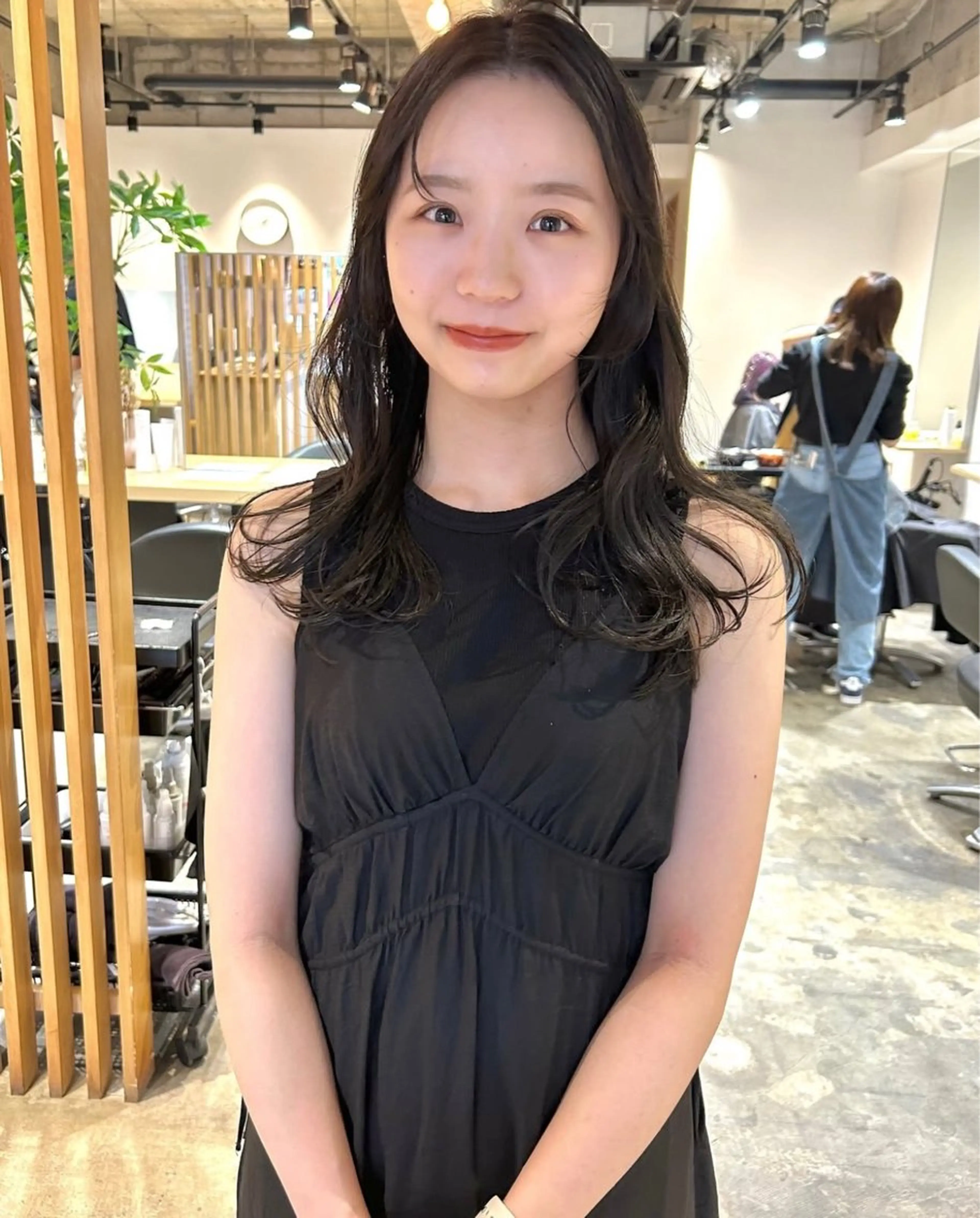 ロング r i i / ナチュラルカラーのヘアスタイル