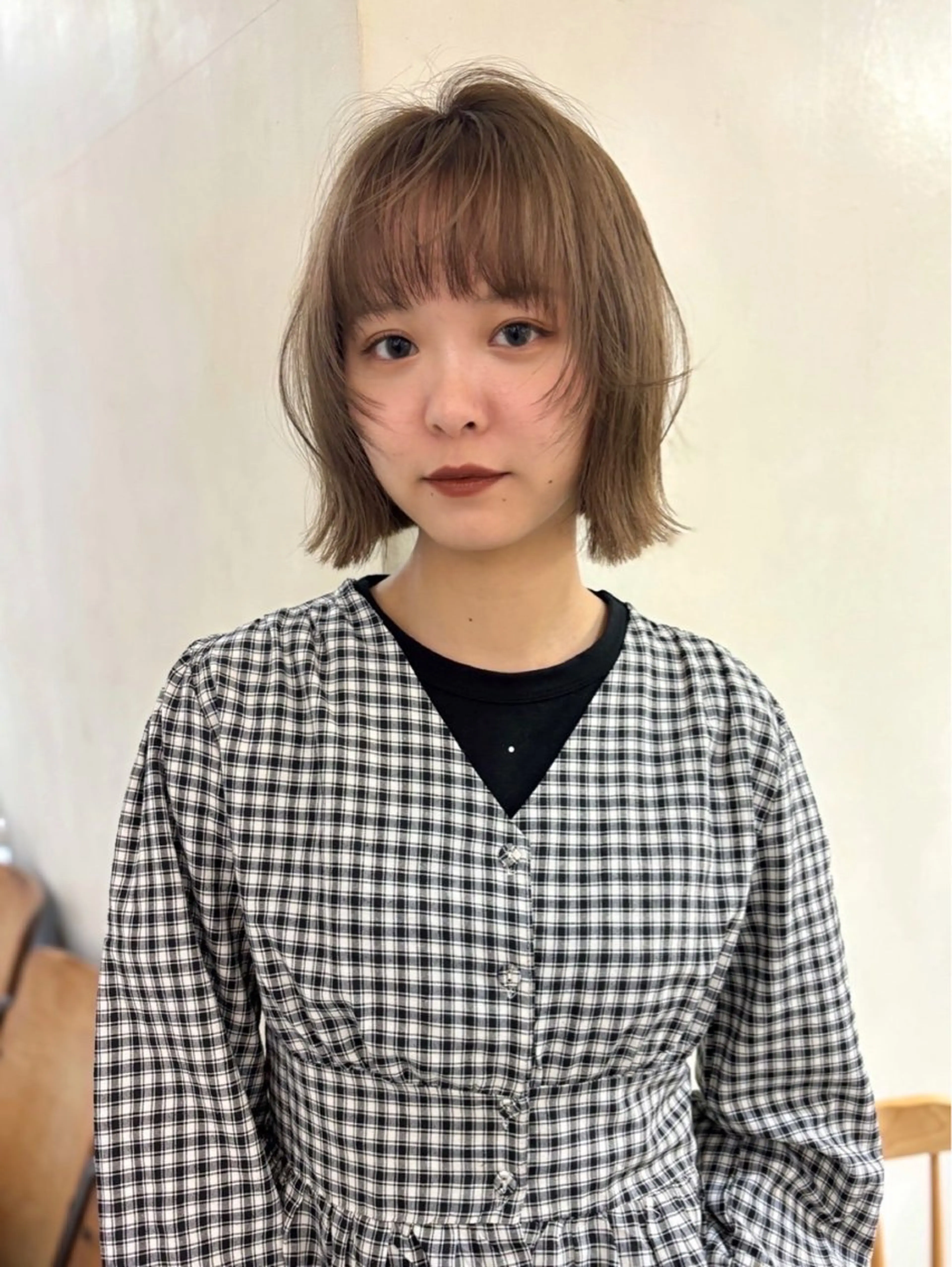 ショート カラー ベージュカラー ボブ 外ハネヘア レイヤー×ブリーチ/ パーマ/ﾘｭｳﾄのヘアスタイル