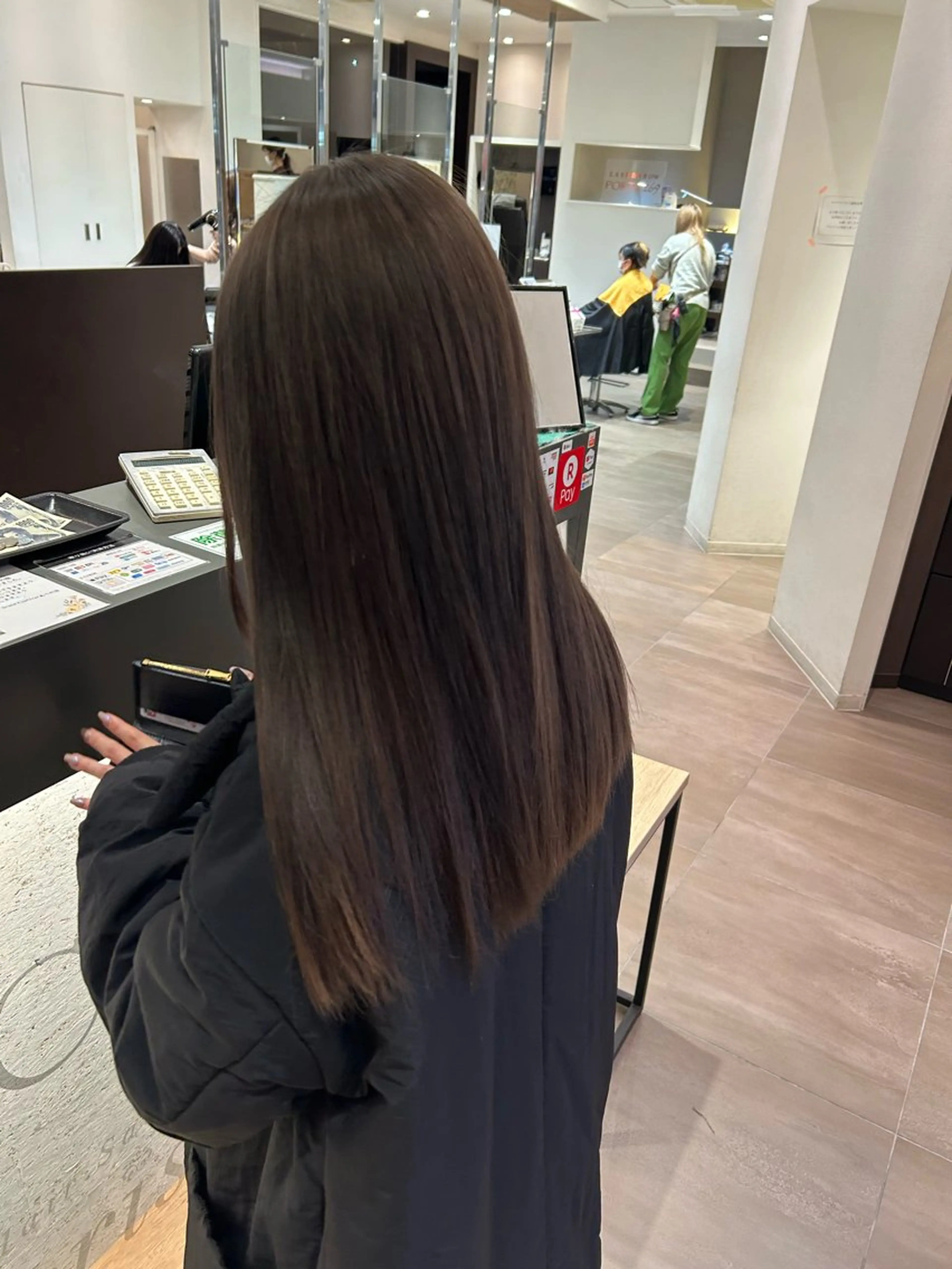 ロング 岩岡 つなみのヘアスタイル