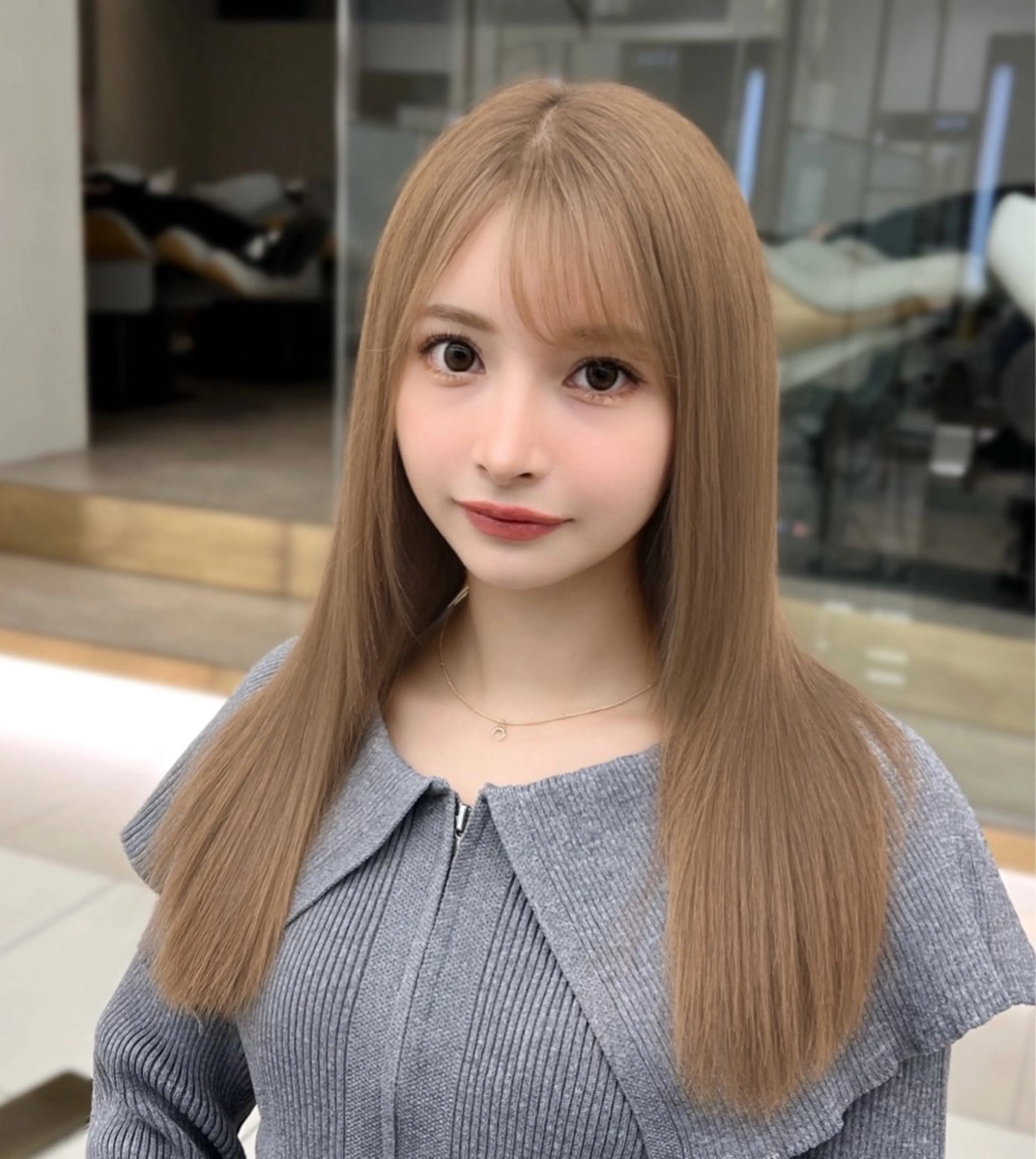 【12/28(日)19:00〜限定で無料✨️ (U30) 【ブリーチリタッチ+透明感カラー+最高級トリートメント】の写真