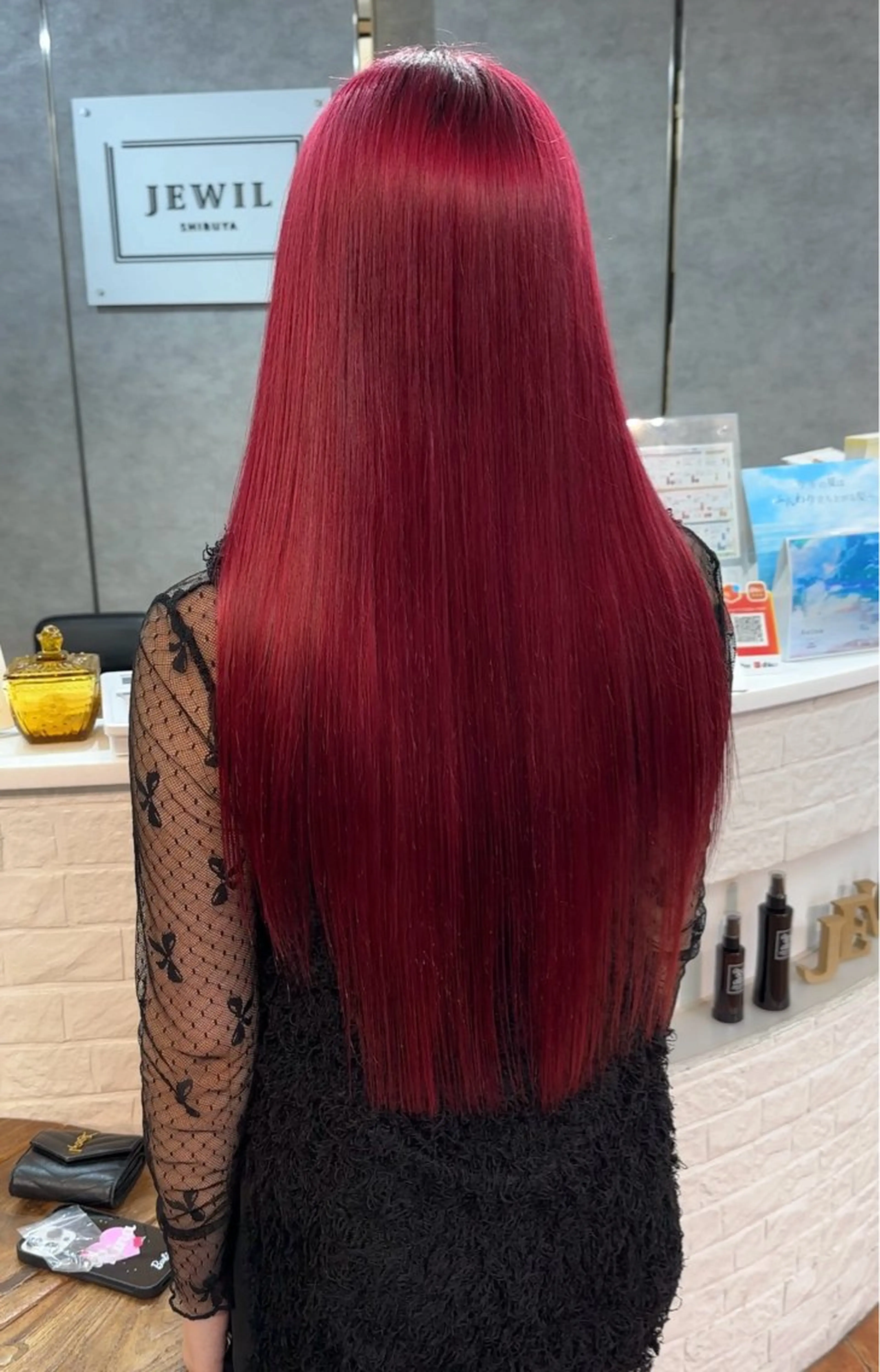 ロング カラー ブリーチ カシス ピンクカラー JEWIL SHIBUYAのヘアスタイル