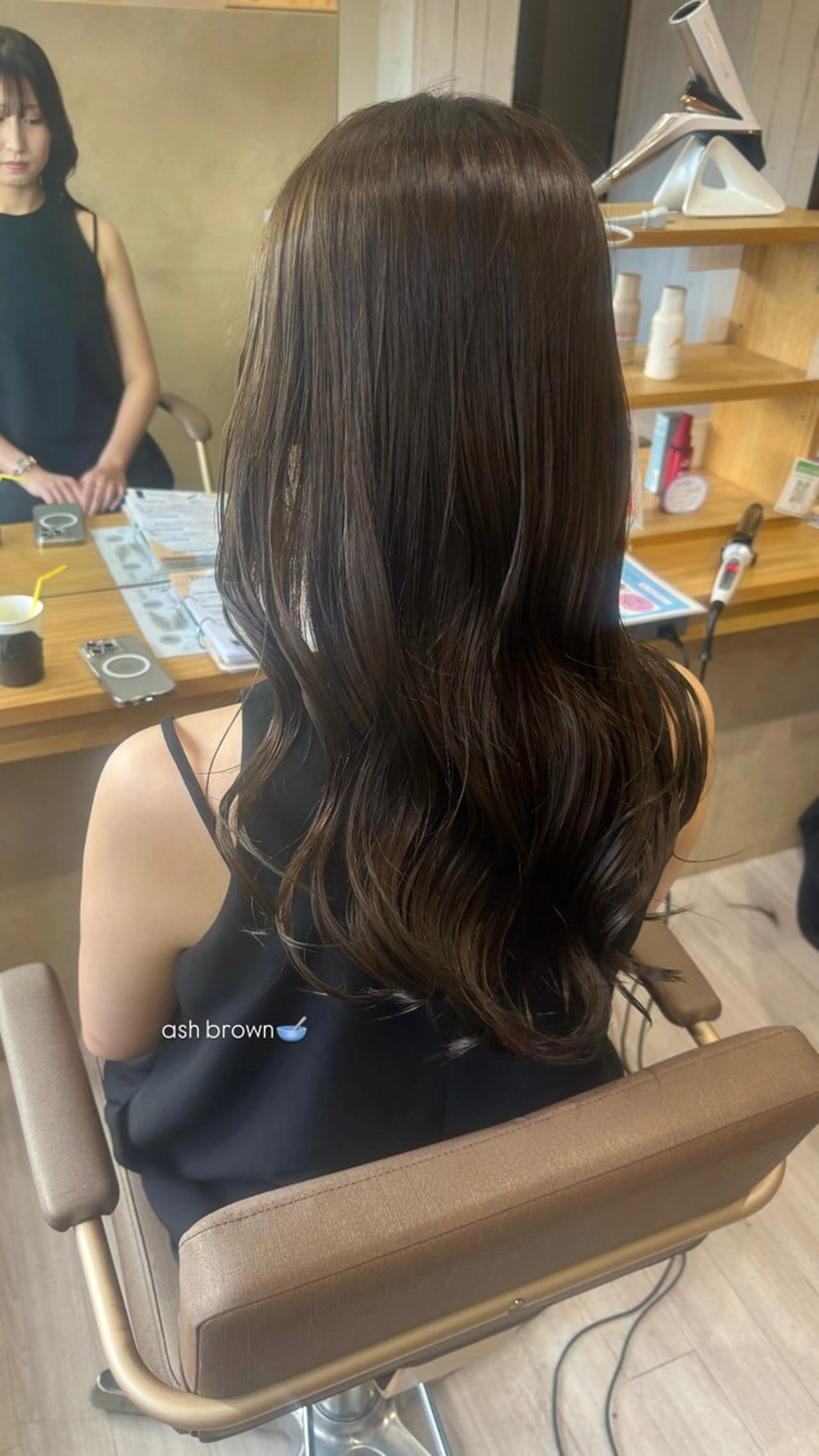 ロング アッシュ アッシュブラウン カット ヘアカラー ヘアーズボウリアン所属・細谷 陽向のヘアスタイル