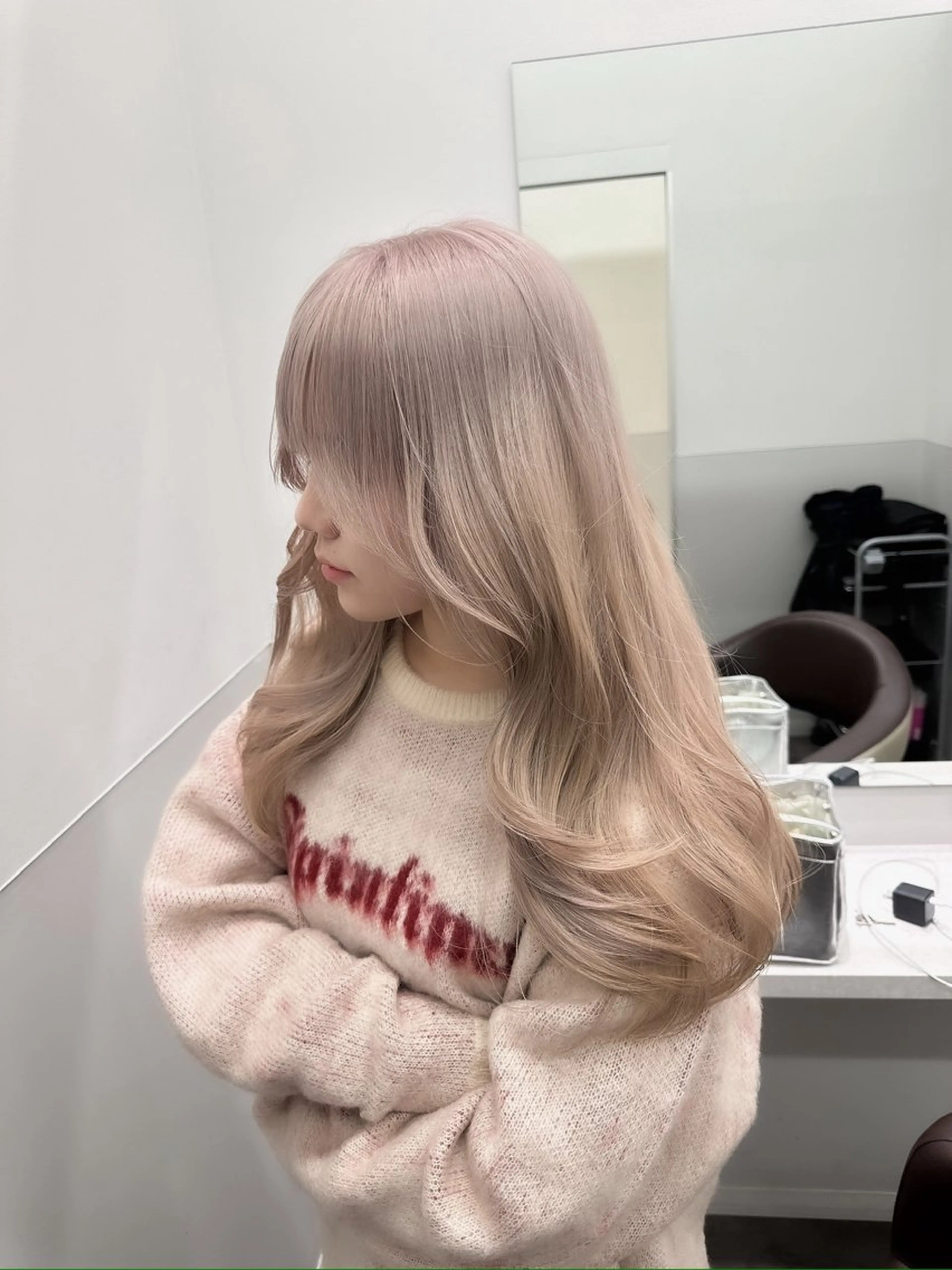 ロング ヘアカラー トリートメント ヘアセット グレー/ベージュ /髪質改善 れいとのヘアスタイル