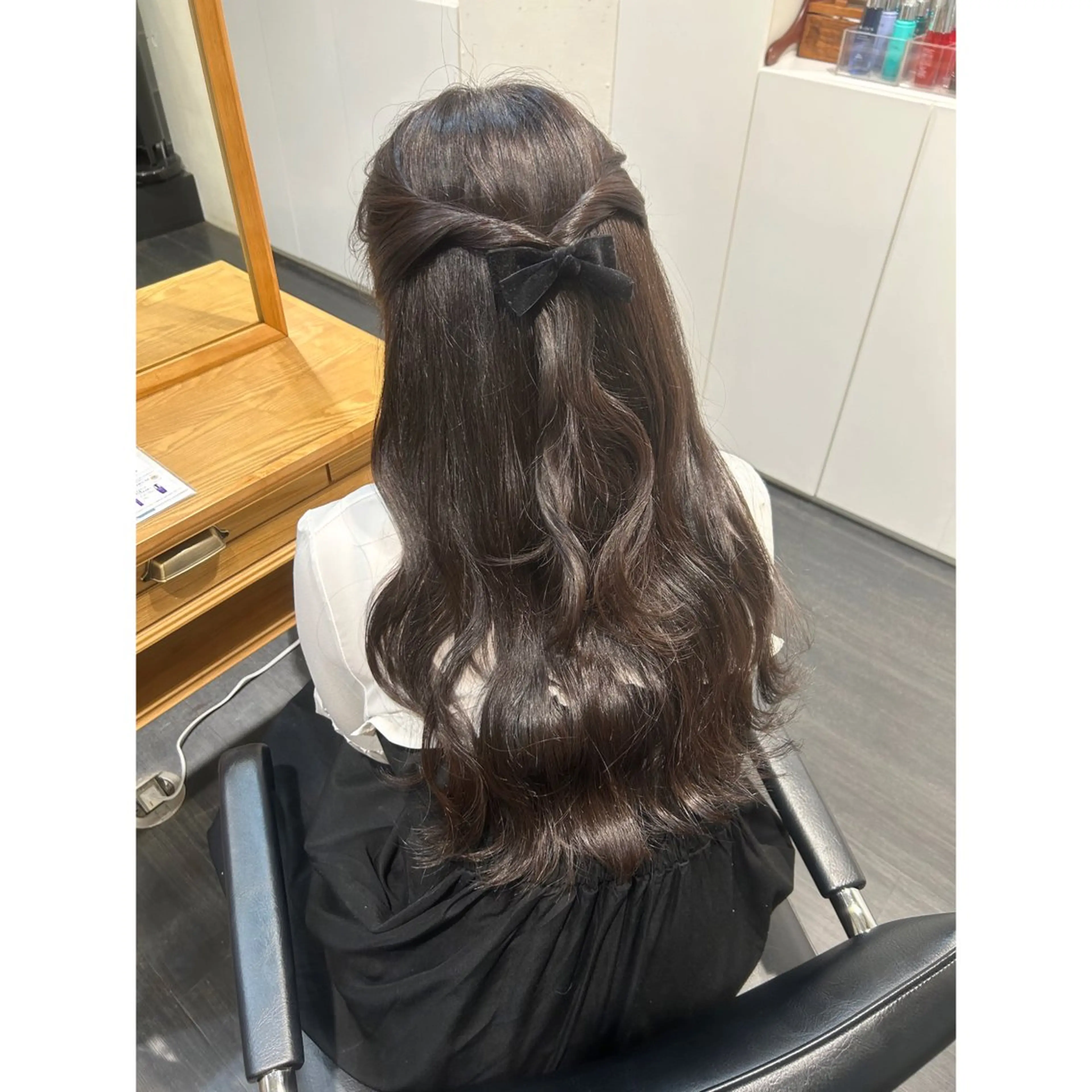 ロング カラー ブラウンカラー ショコラブラウン 山本 凪のヘアスタイル