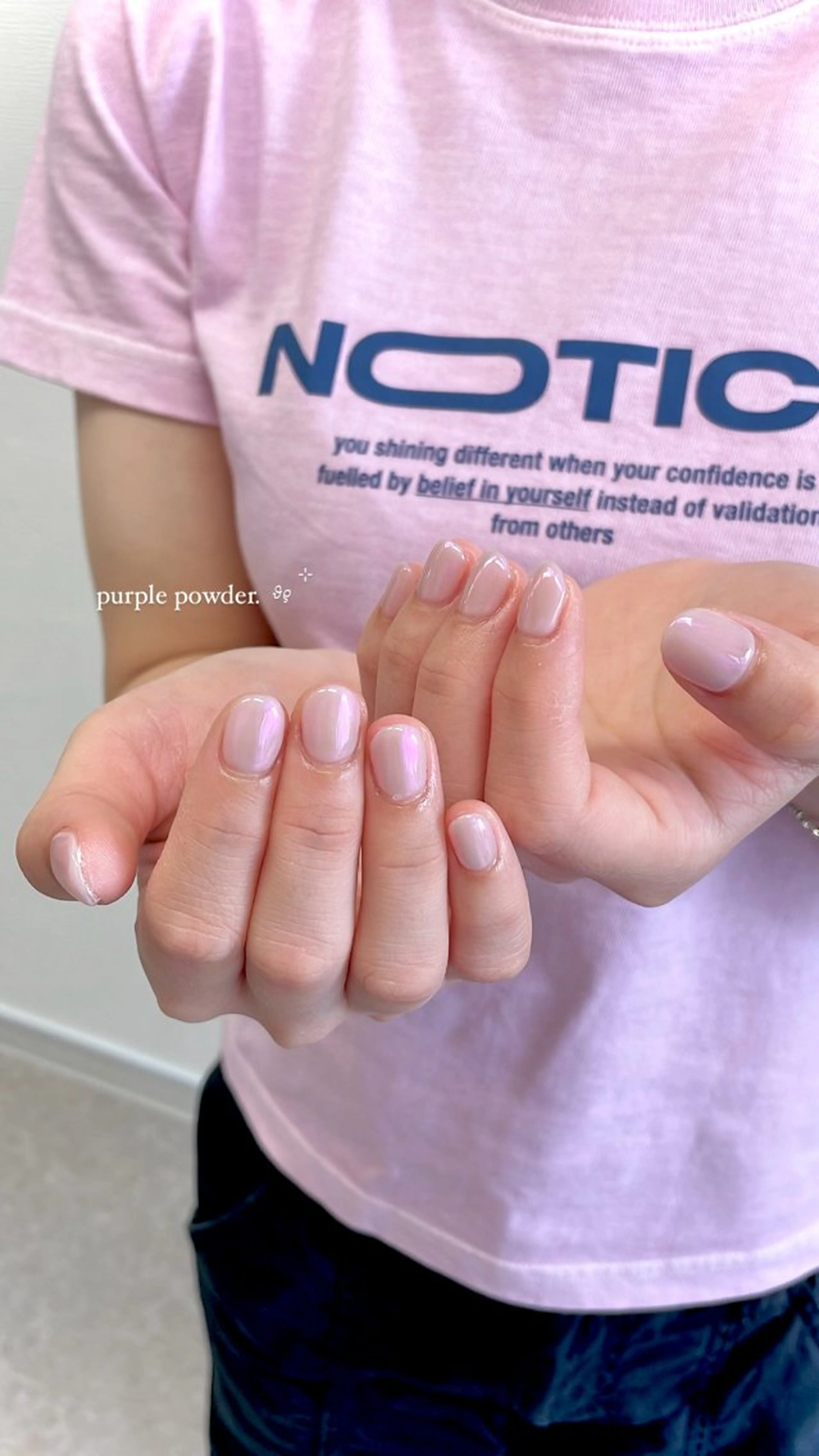 ちゅるんミラー/オーロラパウダーネイルの写真