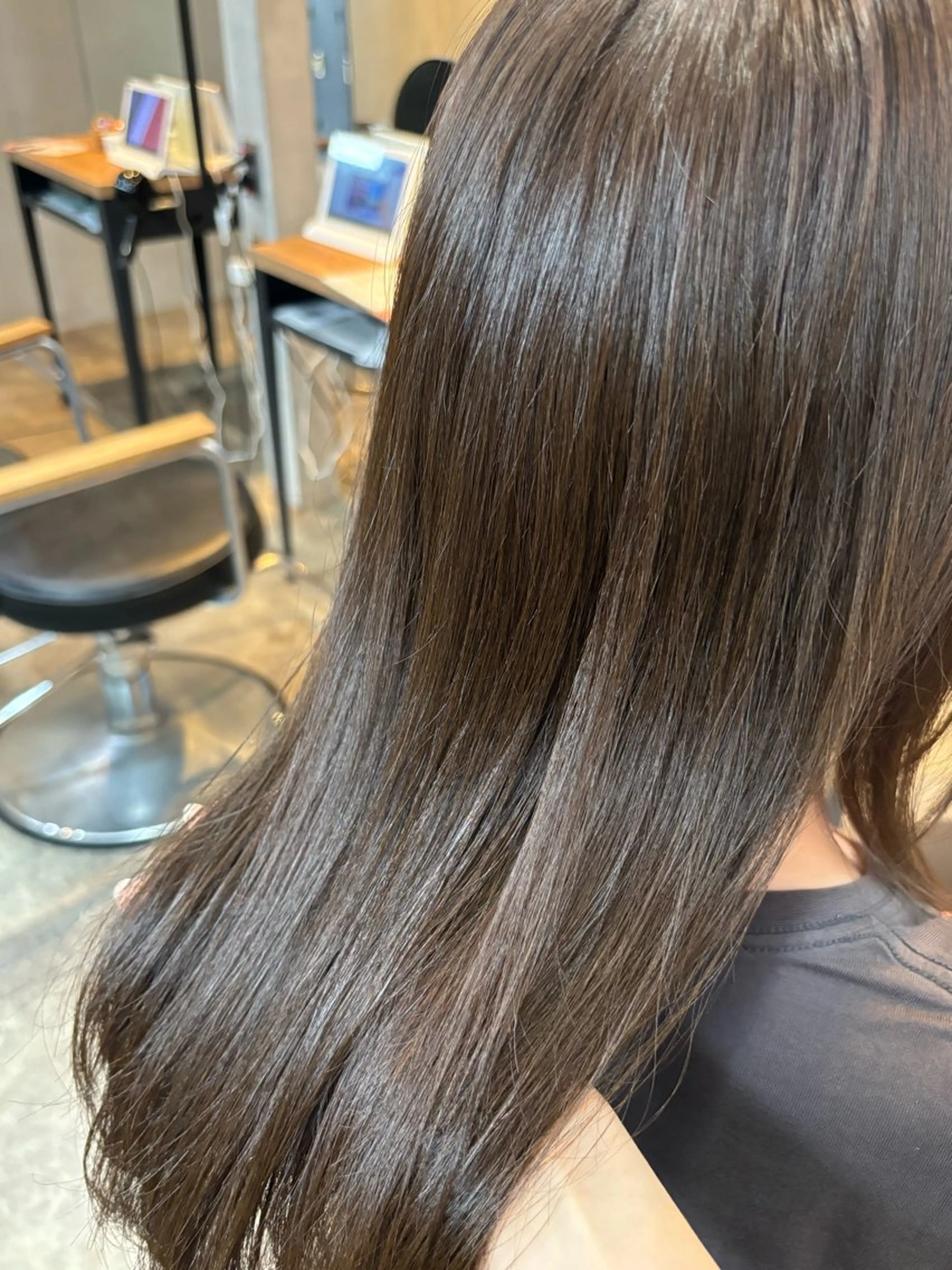 【ブリーチなしで高発色・透明感】カット＋透明感ダブルカラー+ベースTrの写真