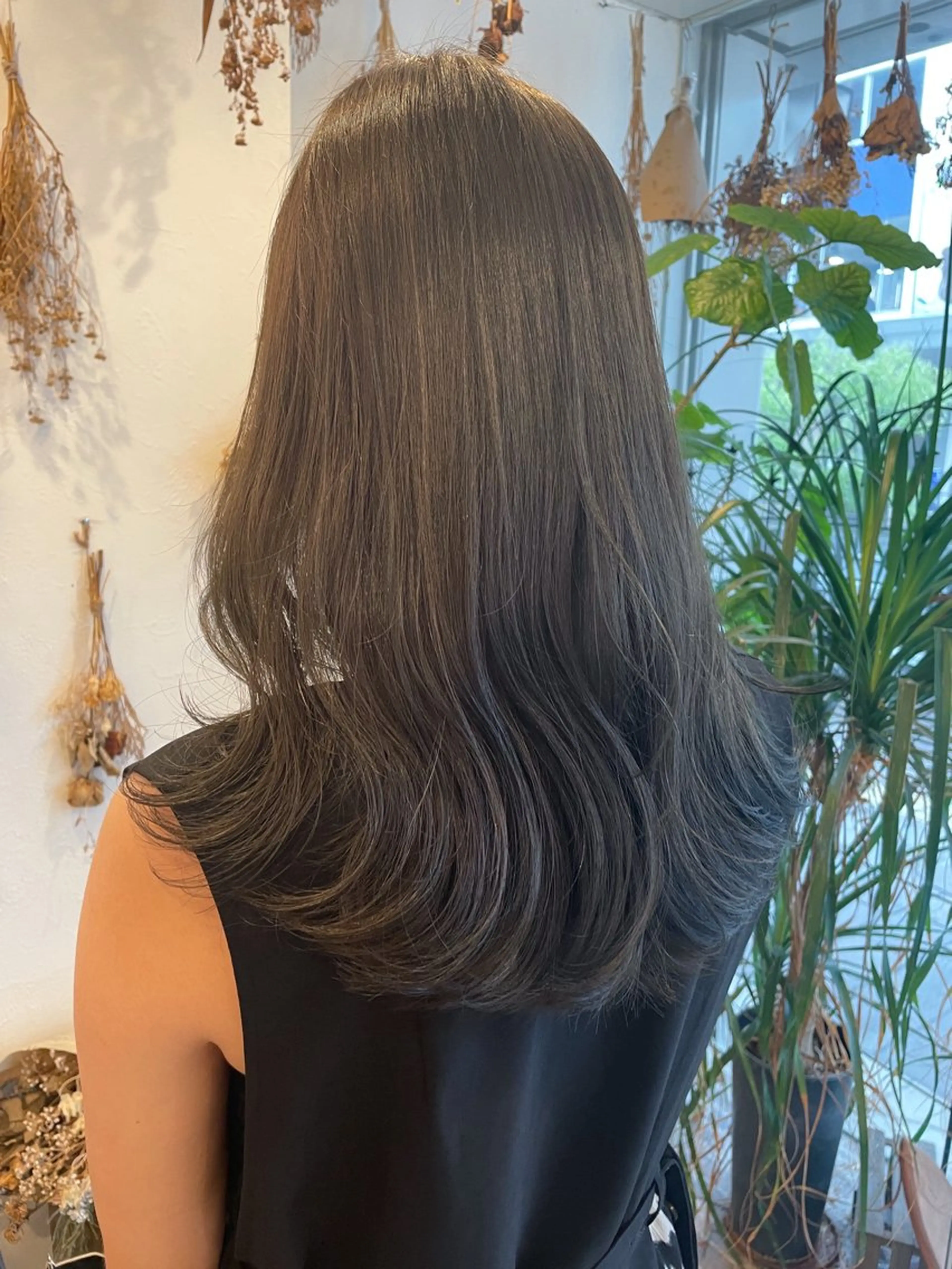 セミロング カラー ダブルカラー グレージュ オリーブグレージュ オリーブグレー ヘアカラー m ā l o.🌷 サカモトマイコのヘアスタイル