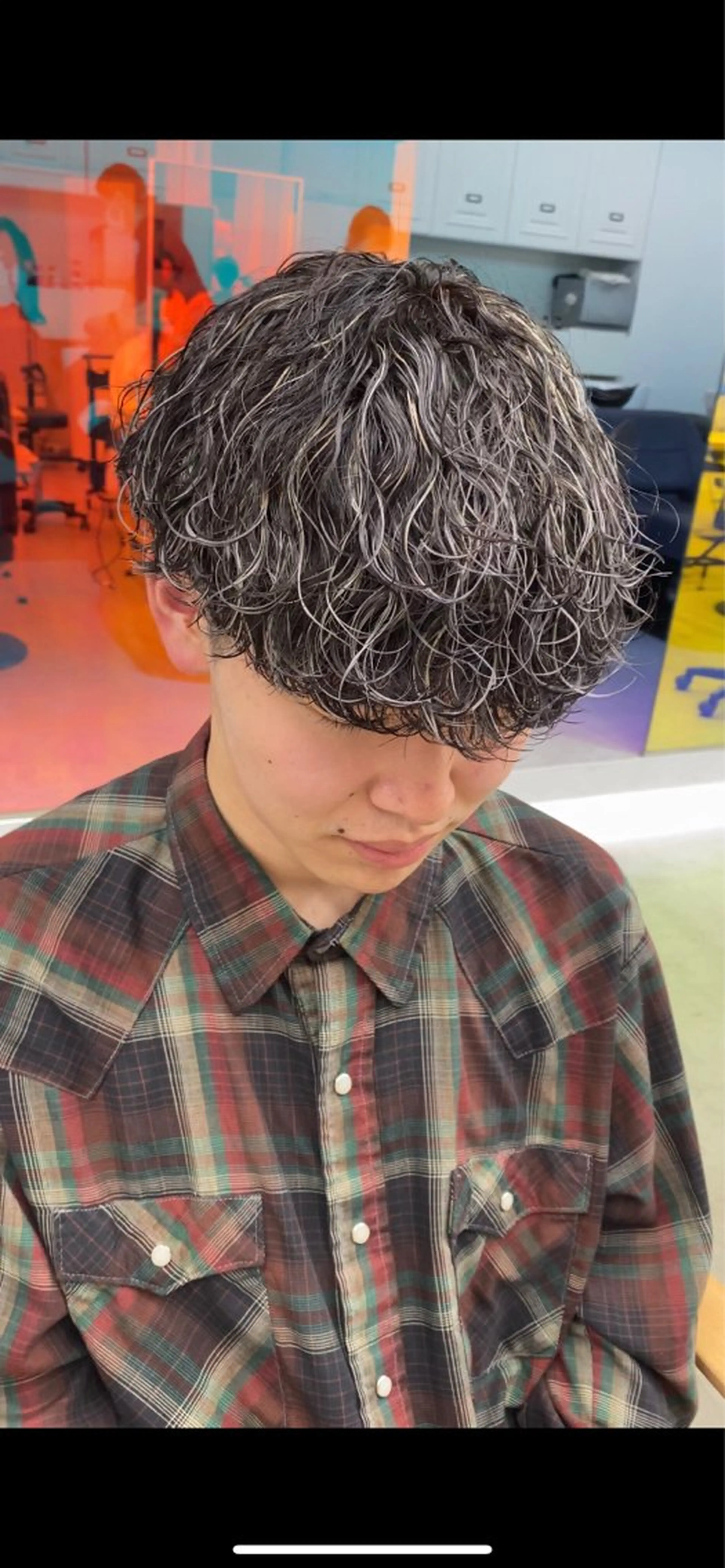 ショート カラー パーマ メンズ メンズブリーチ フェードカット メンズ韓国風 メンズメッシュ マッシュ カラーモデル⚡️ REONのヘアスタイル