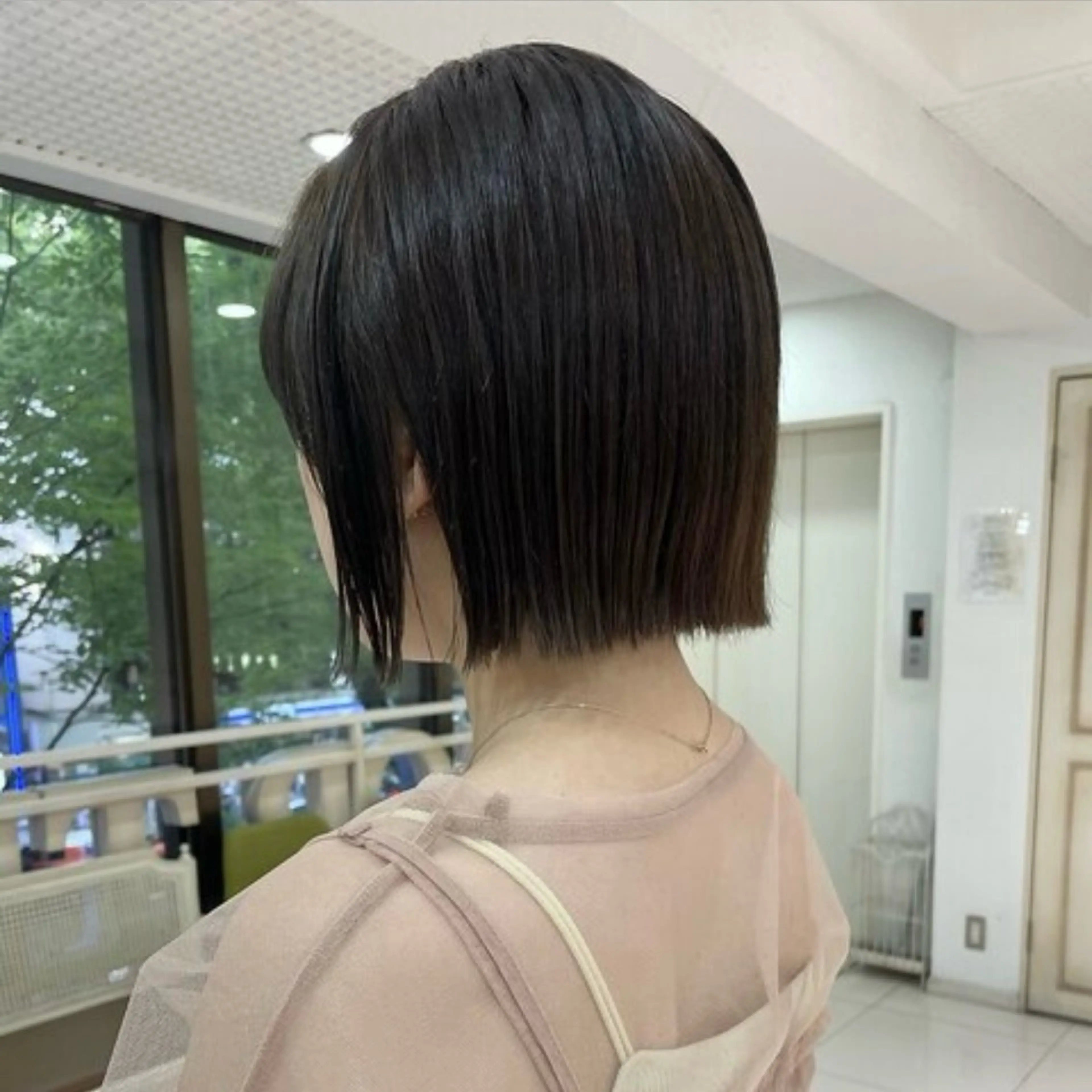 ショート ☘️透明感オリーブ/ 縮毛矯正ナミ☘️のヘアスタイル