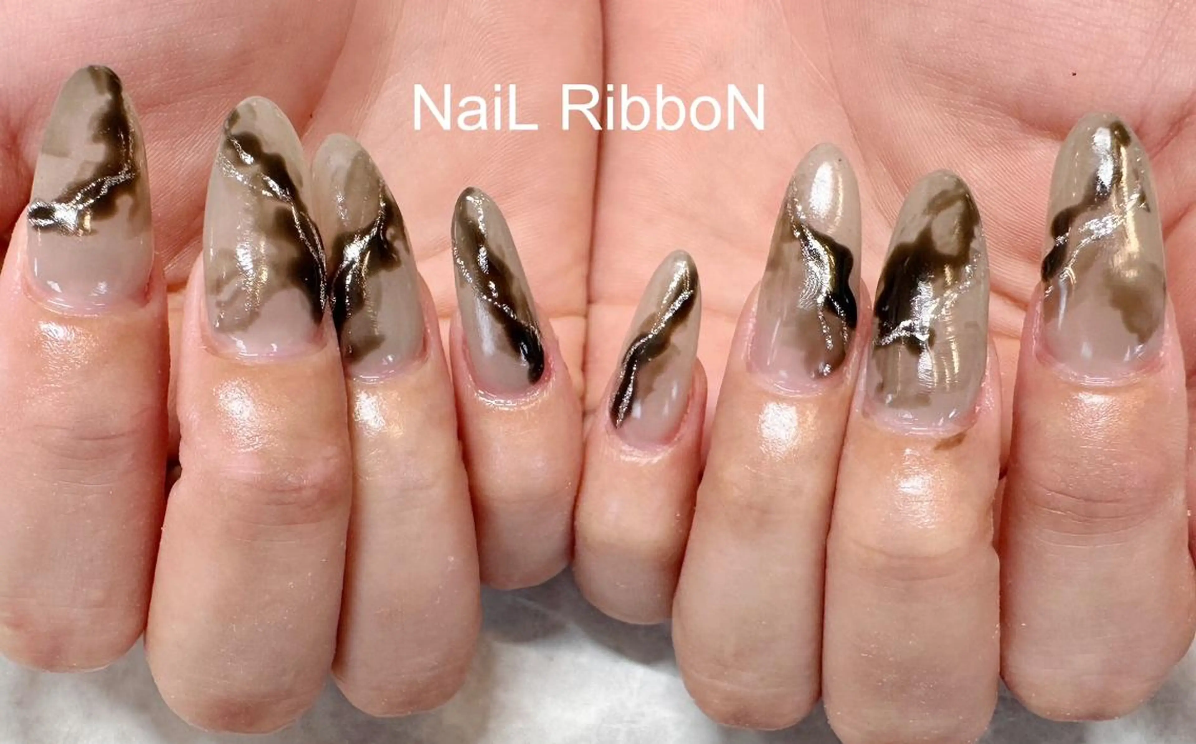 ネイル ネイルリボン 受付スタッフのネイルデザイン