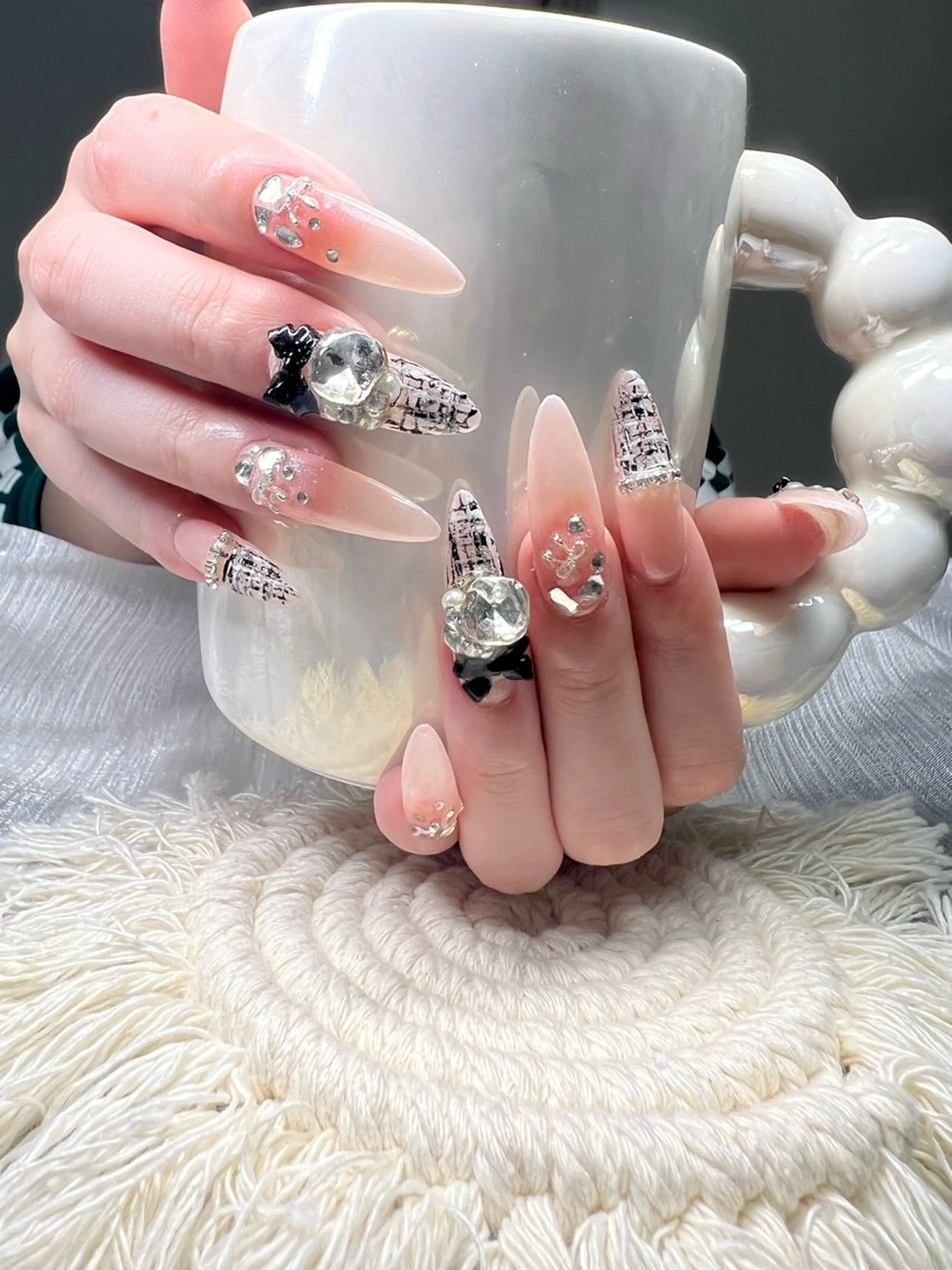 ネイル オーロラネイル チークネイル 長さ出し フットネイル フレンチネイル ハンドネイル Lee Nailsのネイルデザイン