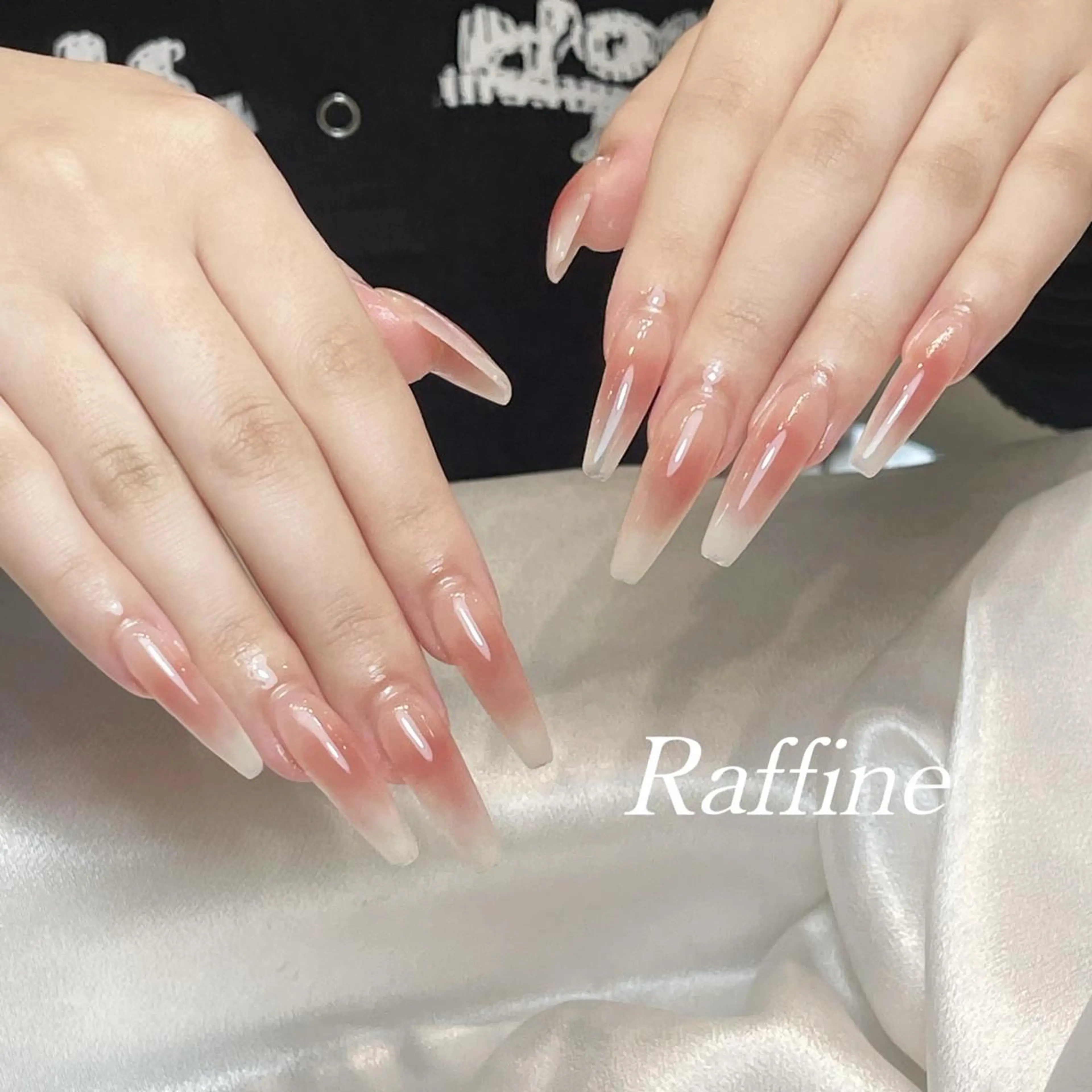 ネイル RAFFINE 月🦋🩵のネイルデザイン