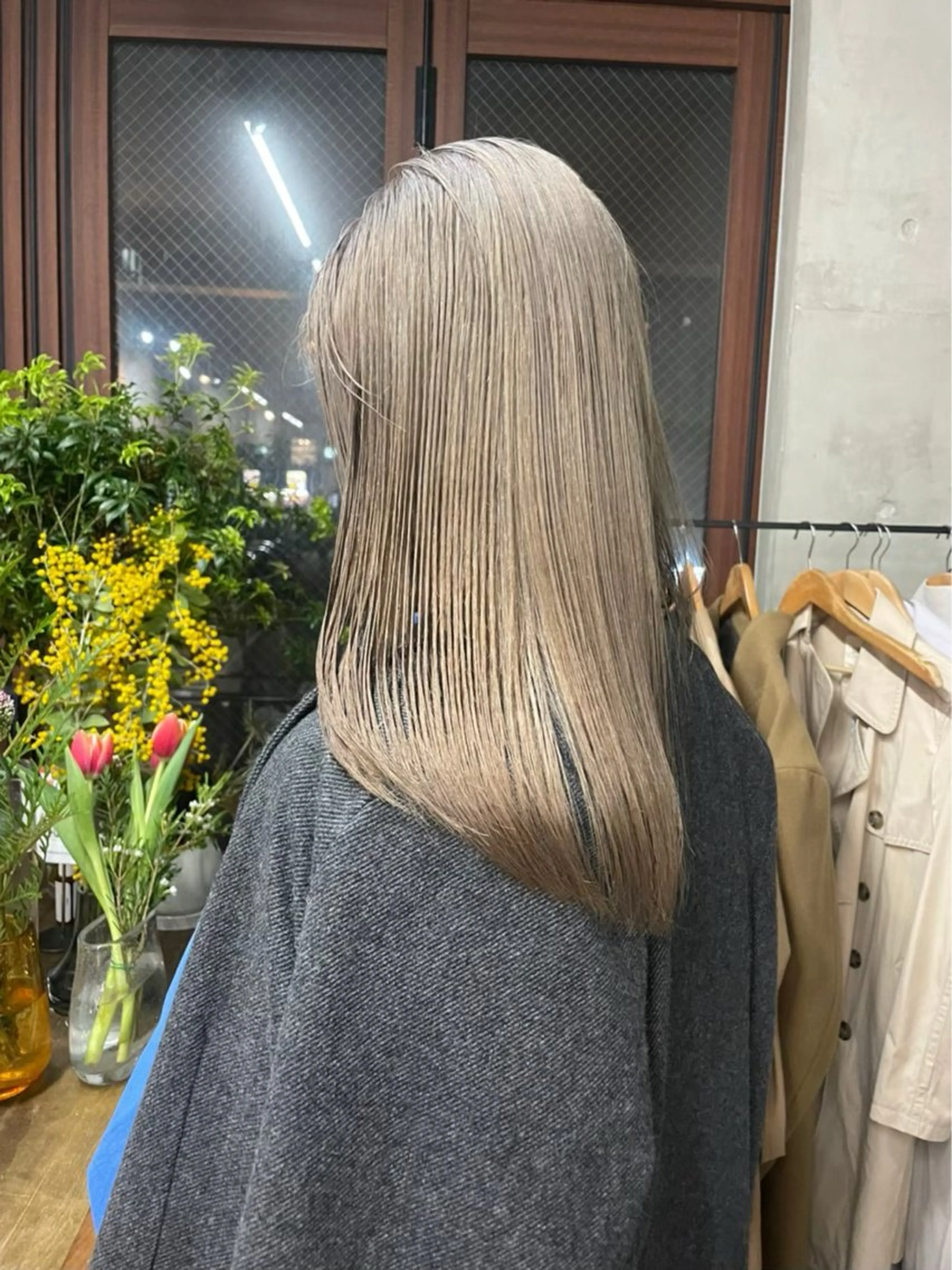 ロング 切りっぱなしボブ ボブ くびれヘア 髪質改善 レイヤーカット SALT WATER所属・南堀江ハイトーン ×カットMIKU🍒のヘアスタイル