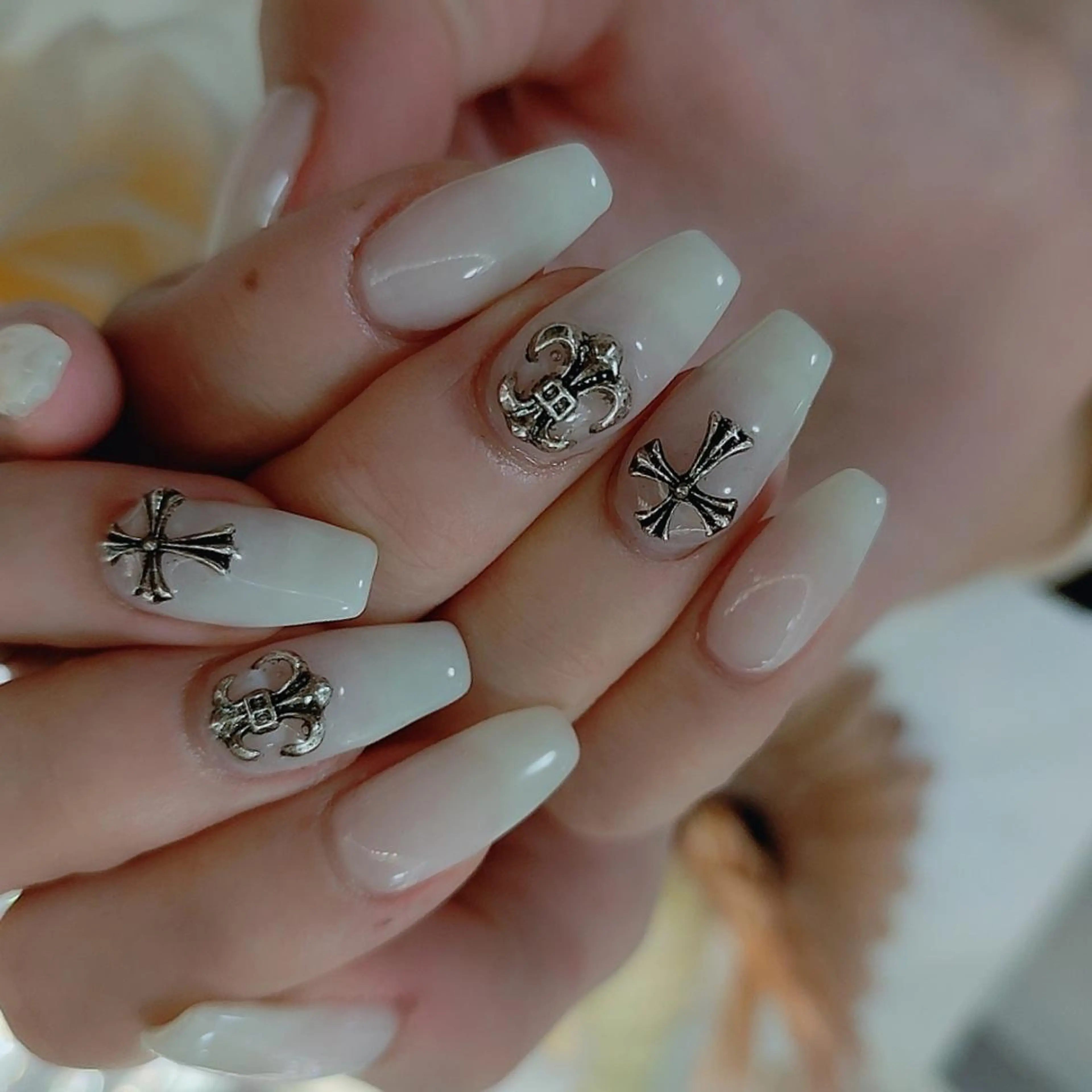 ネイル ハンドネイル RUNWAY 　　の眉毛・アイブロウイメージ