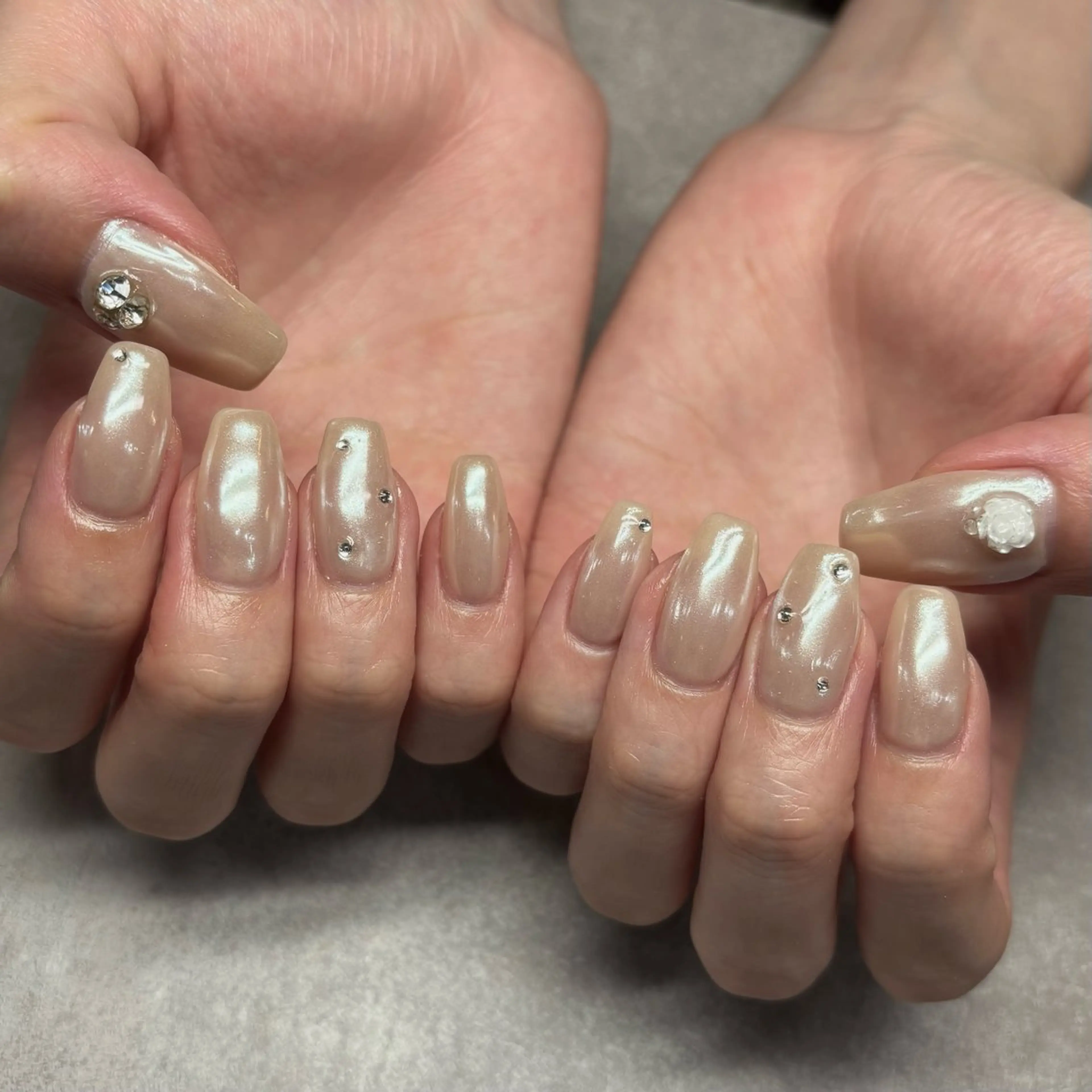 ネイル オーロラネイル ハンドネイル Mネイル&カフェシェレステ　久屋店所属・Mネイル久屋店 KOZUEのネイルデザイン