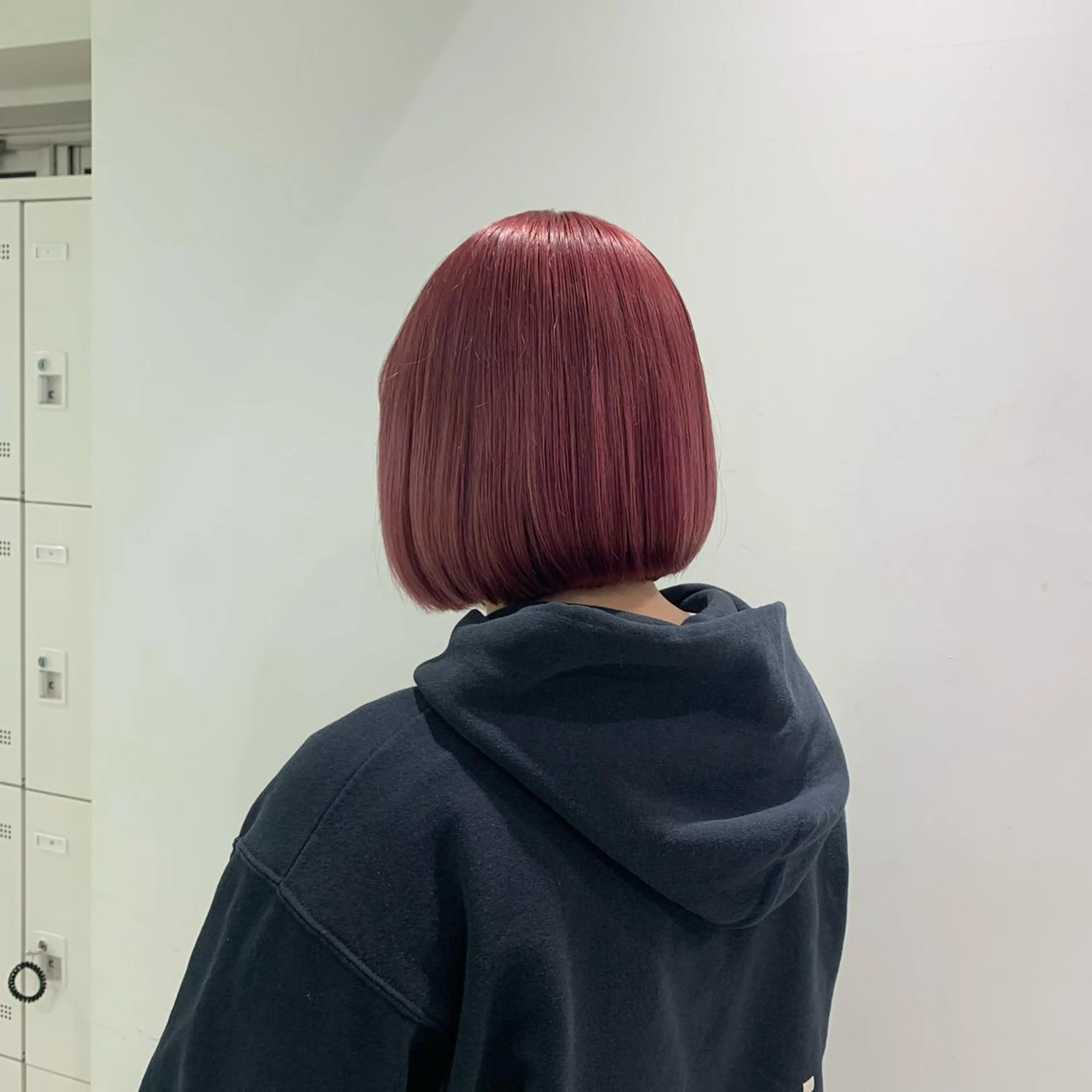 ショート カラー カット ヘアカラー トリートメント 🪞ハイトーン🪞 🤍waka🤍のヘアスタイル