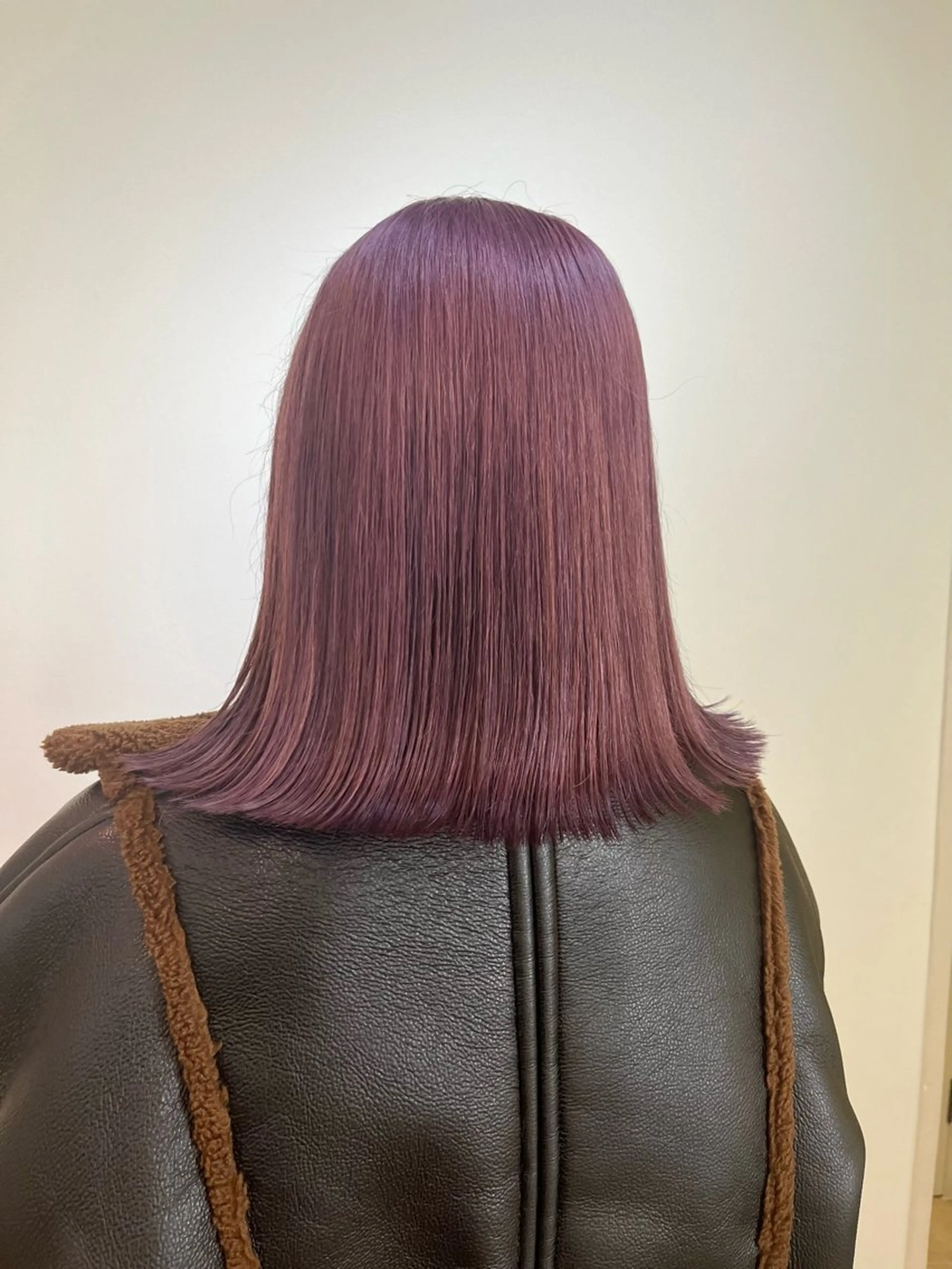 セミロング カラー ヤナギウチ エリカのヘアスタイル