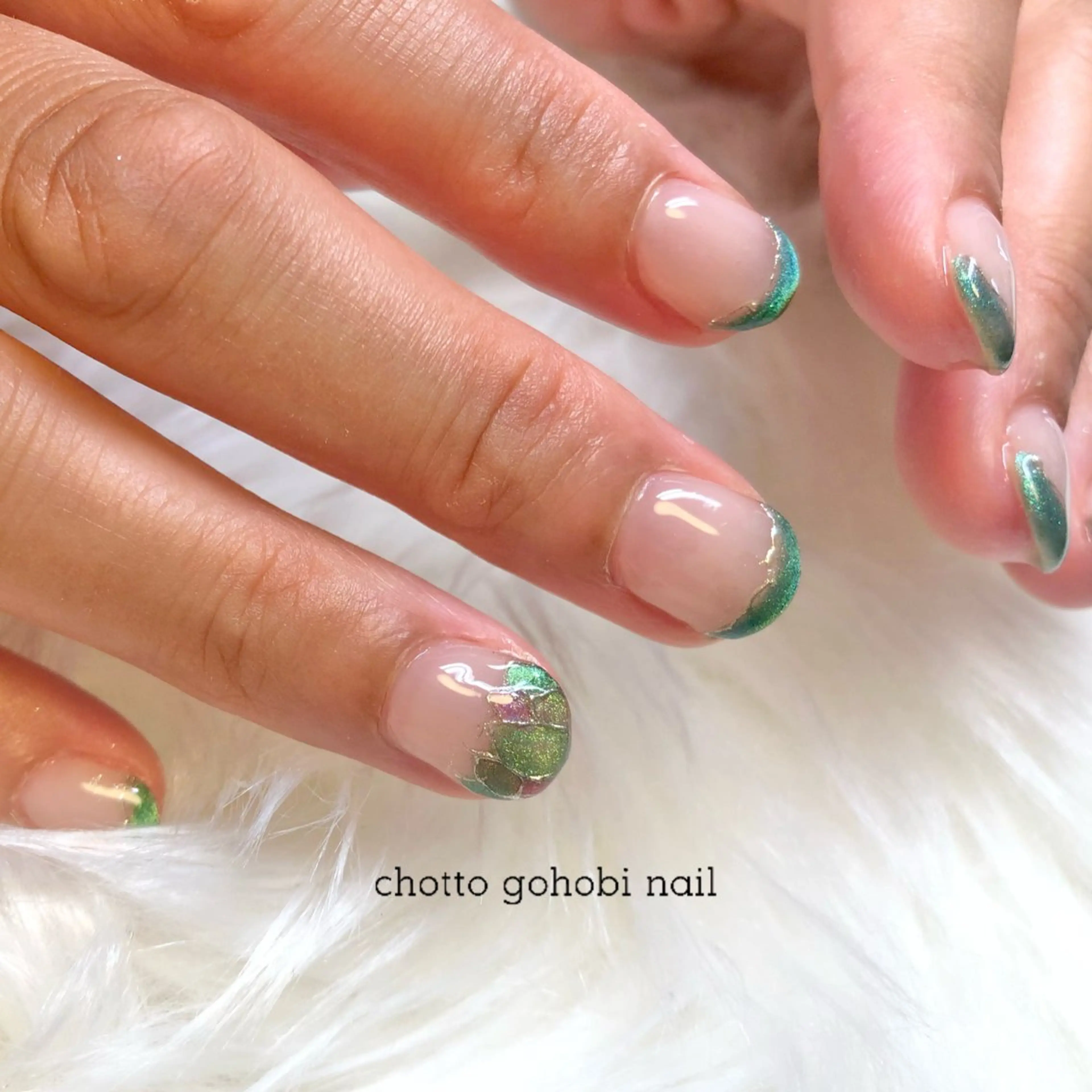 ネイル グリーン マグネットネイル ai .tのネイルデザイン