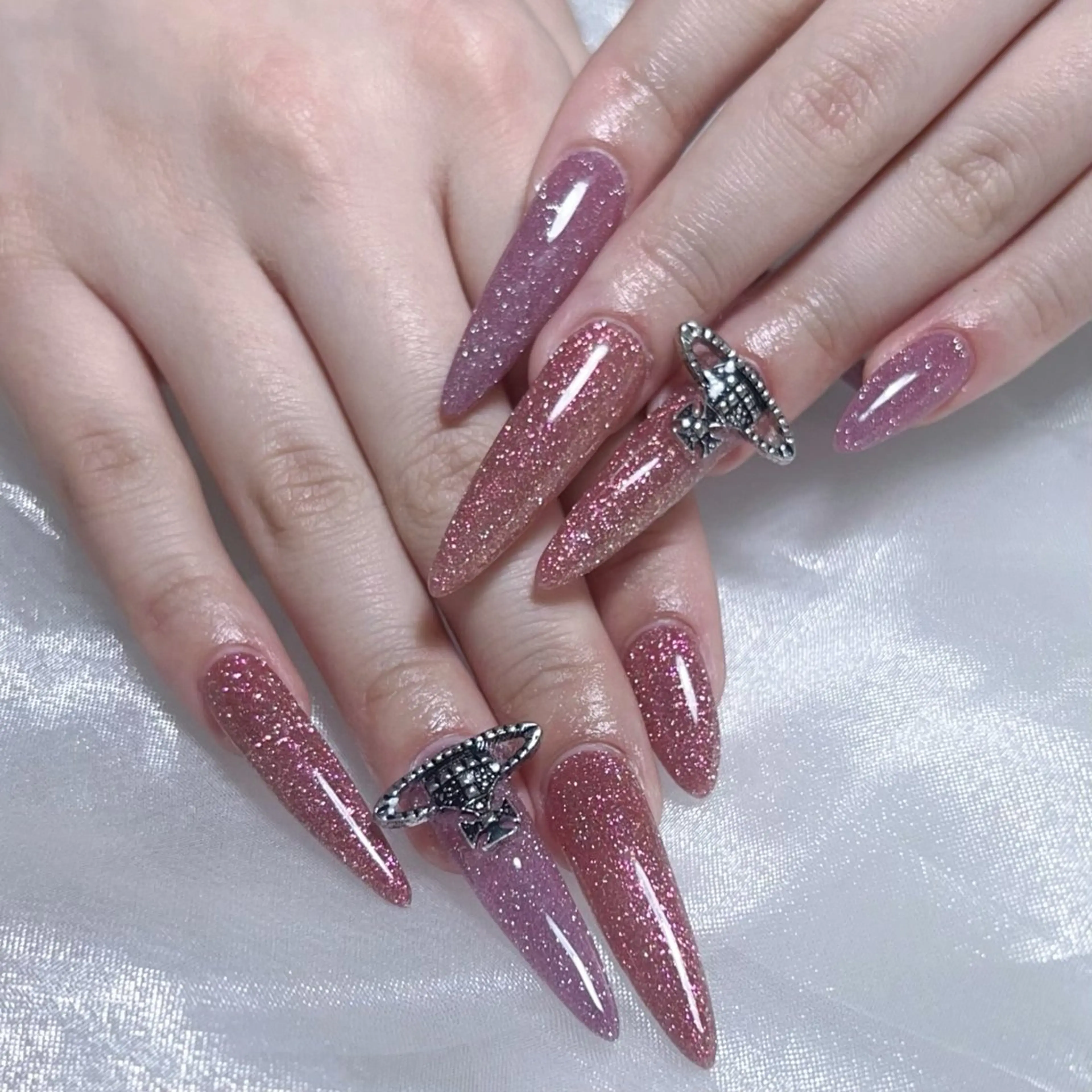 メンズ ネイル メンズ韓国風 アートネイル オーロラネイル ガーリー キラキラネイル ハンドネイル Nail salon 木にいるのネイルデザイン