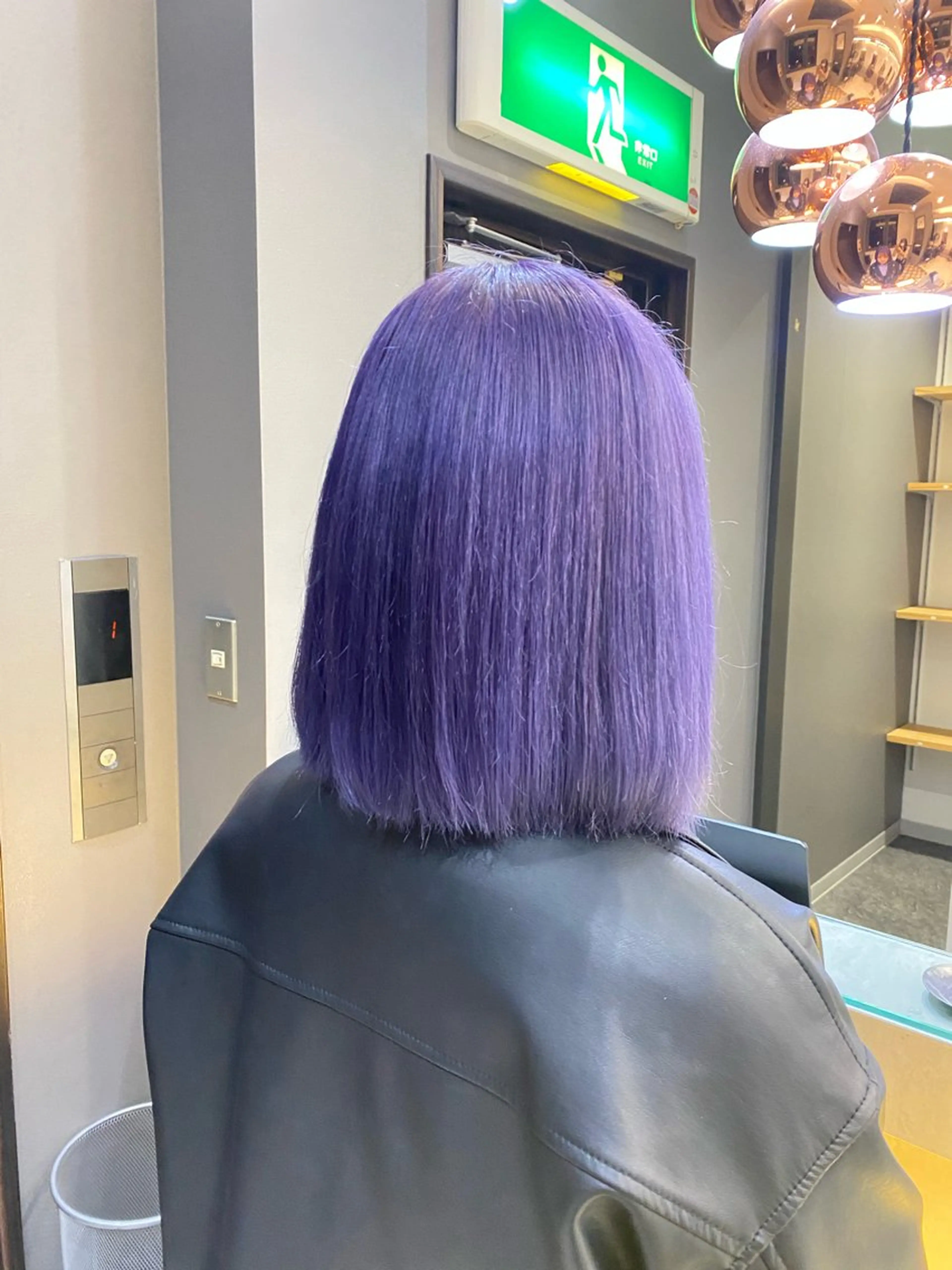 ミディアム カラー noa 寒色系カラーブリーチのヘアスタイル