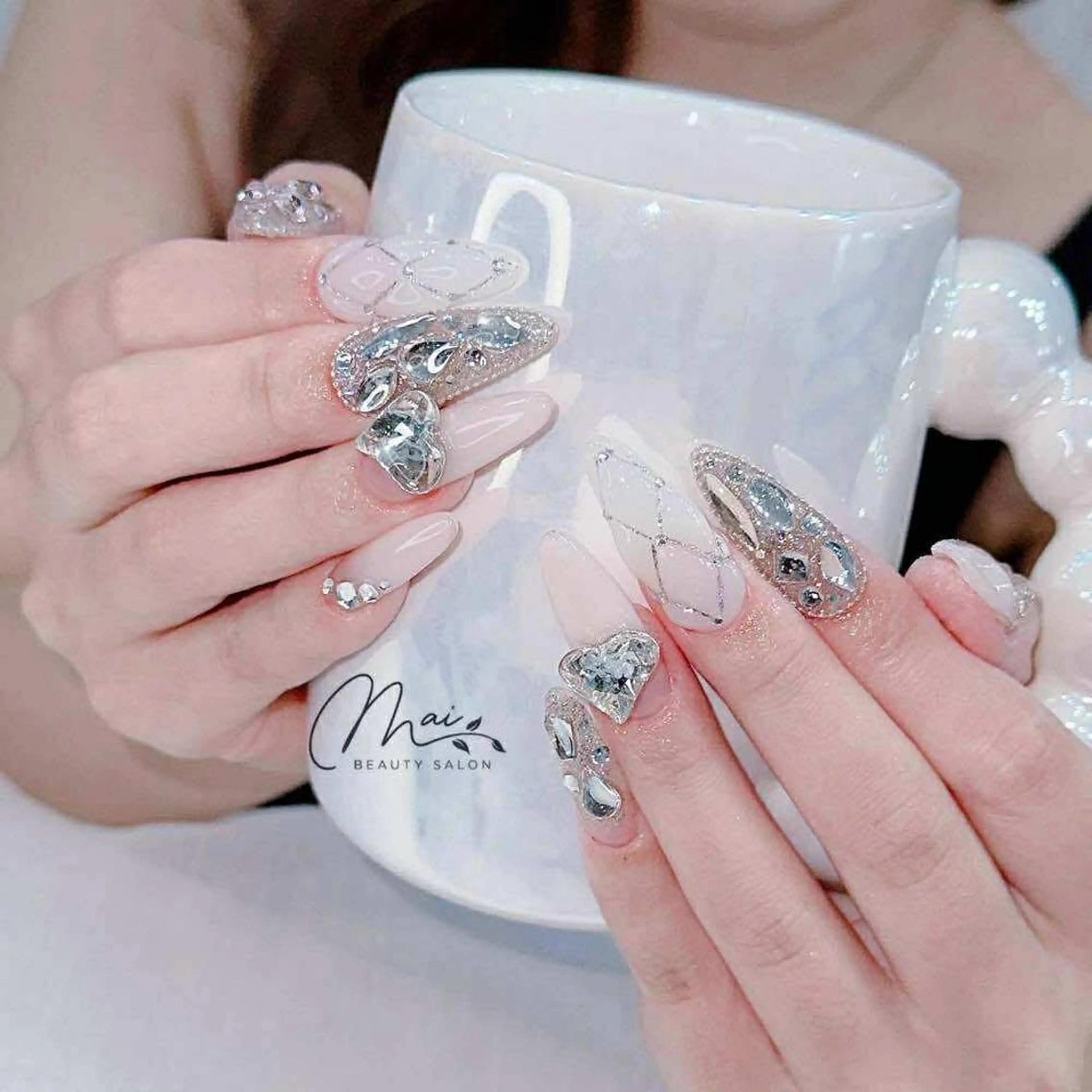 ネイル アニマル柄 ボルドー ジェルネイル ニュアンスネイル パラジェル MaiBeauty マイ マイのネイルデザイン