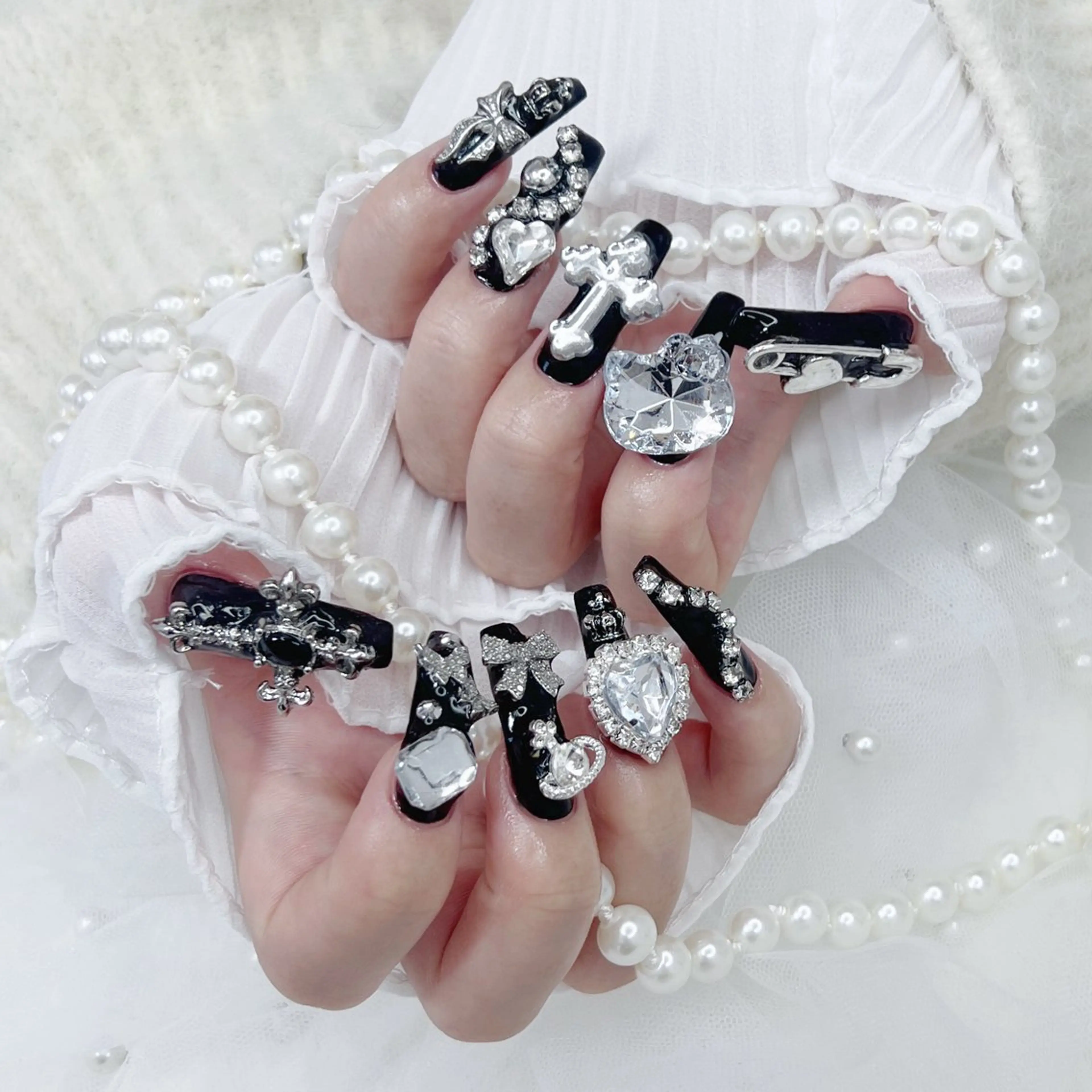 ネイル ハンドネイル 𝐑𝐢𝐦𝐮𝐚 𝐍𝐚𝐢𝐥のネイルデザイン