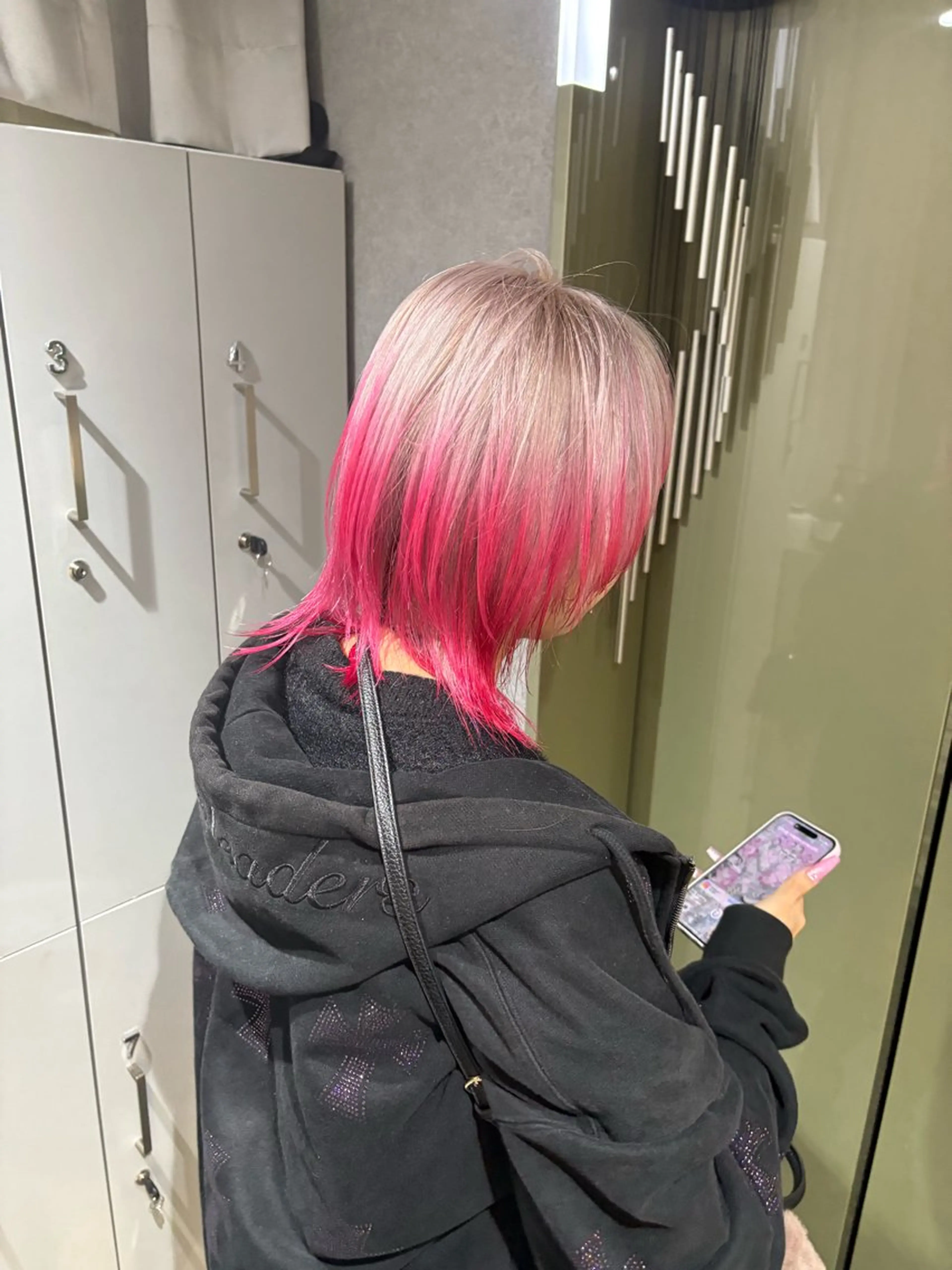 ショート カラー ピンクカラー カット ヘアカラー トリートメント rilas博多所属・博多JYUI/ウルフ ハイトーン/デザインのヘアスタイル