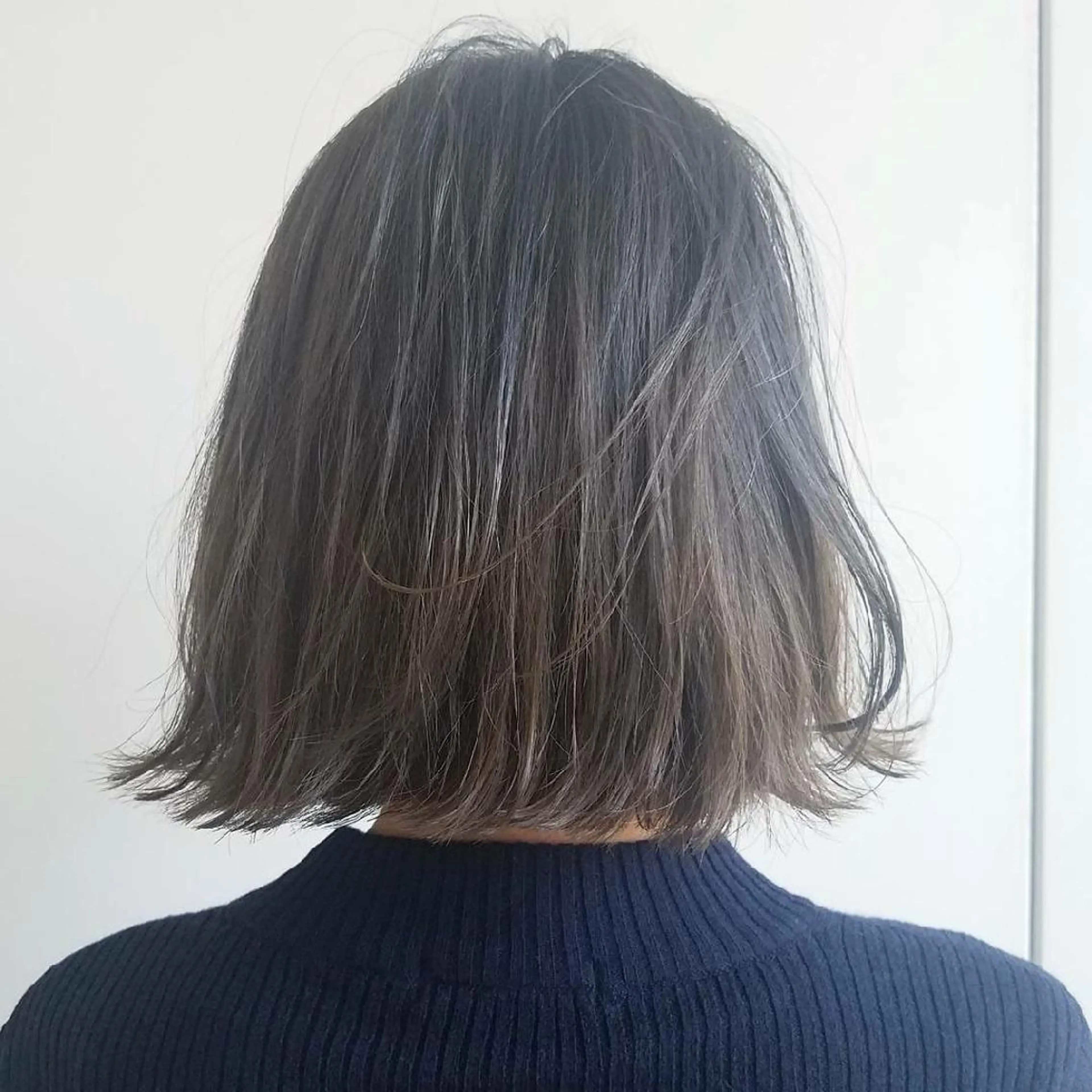 ミディアム カラー ヘアアレンジ マツエク・マツパ アッシュ グラデーションカラー iplus まつげ、眉毛、耳つぼのマツエク・マツパデザイン